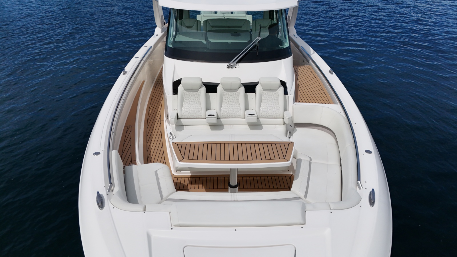 2023 Tiara Yachts 48 LS
