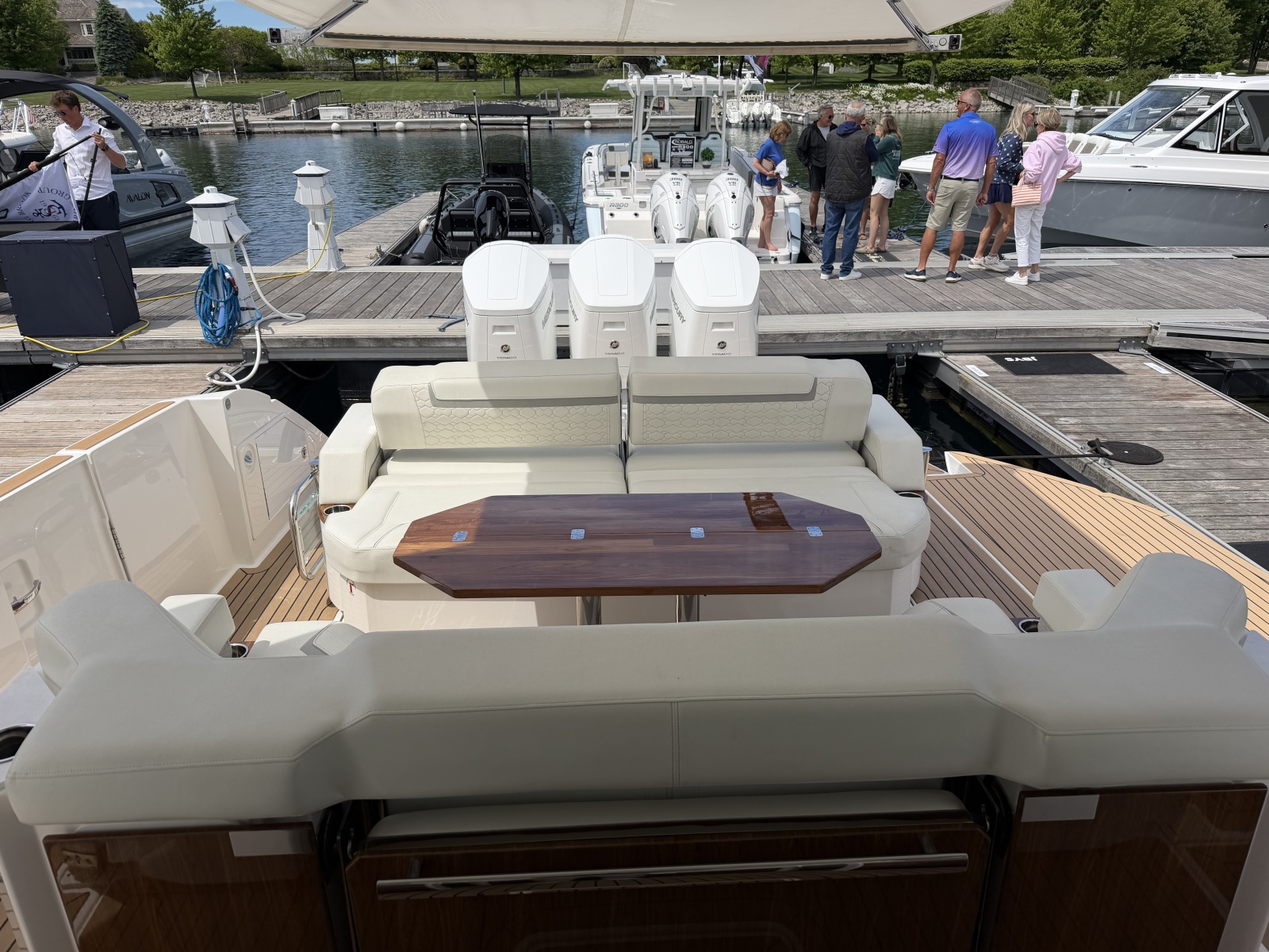 2023 Tiara Yachts 48 LS