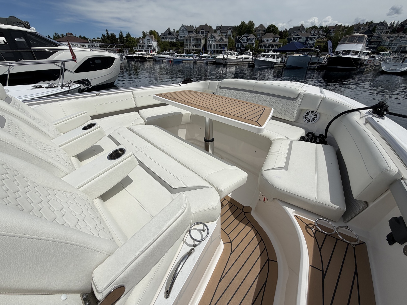 2023 Tiara Yachts 48 LS
