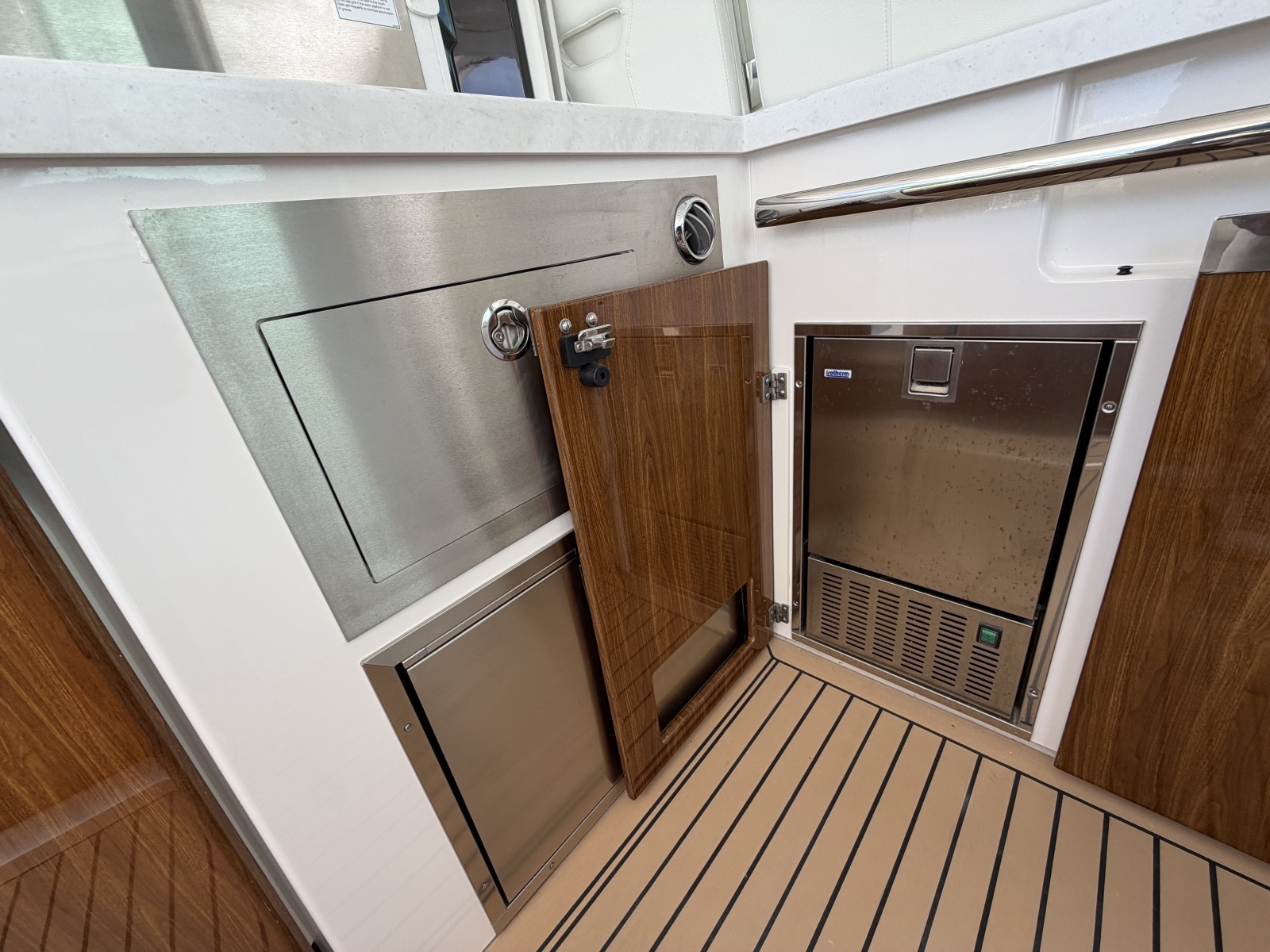 2023 Tiara Yachts 48 LS