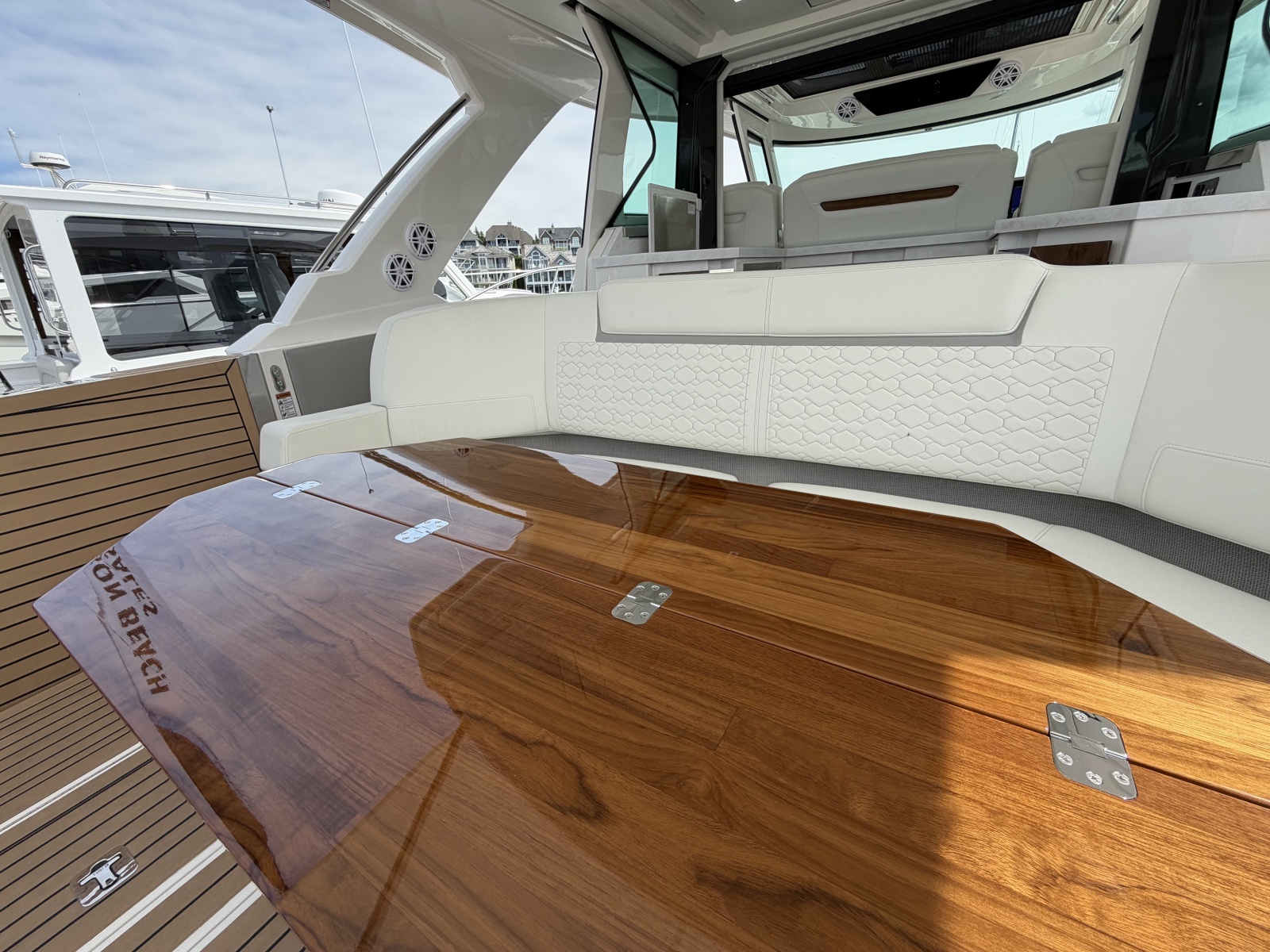 2023 Tiara Yachts 48 LS