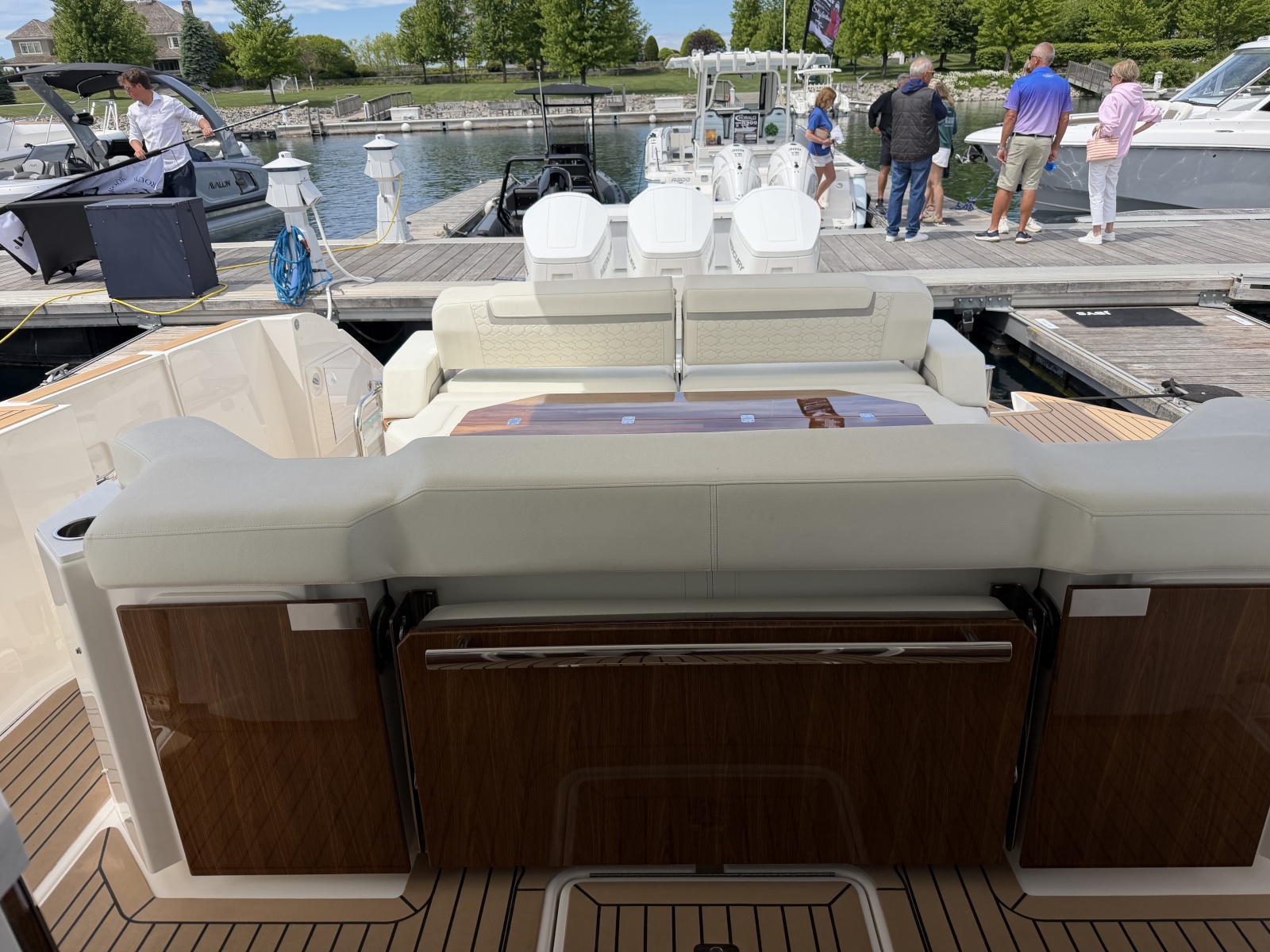 2023 Tiara Yachts 48 LS