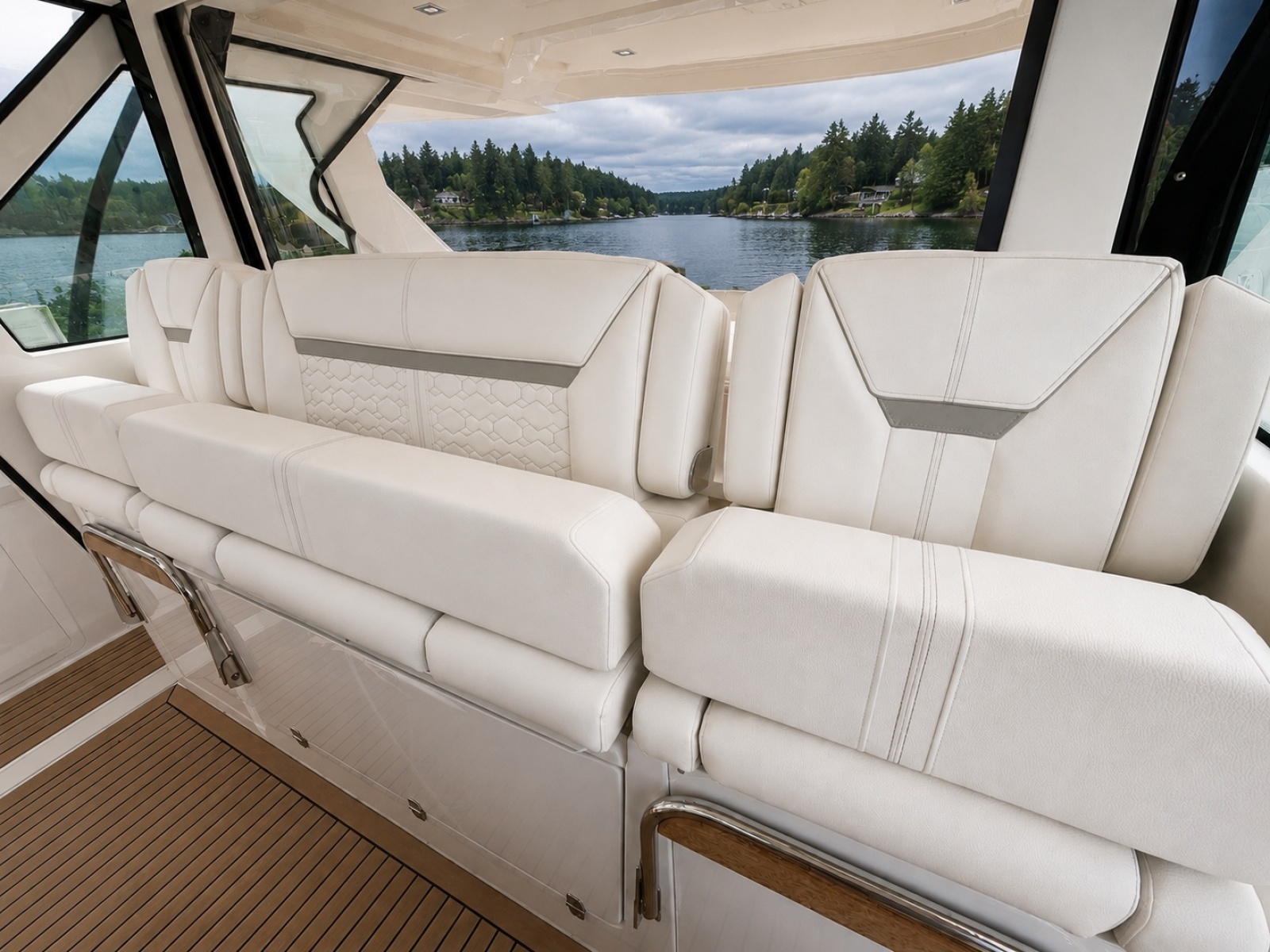 2023 Tiara Yachts 48 LS