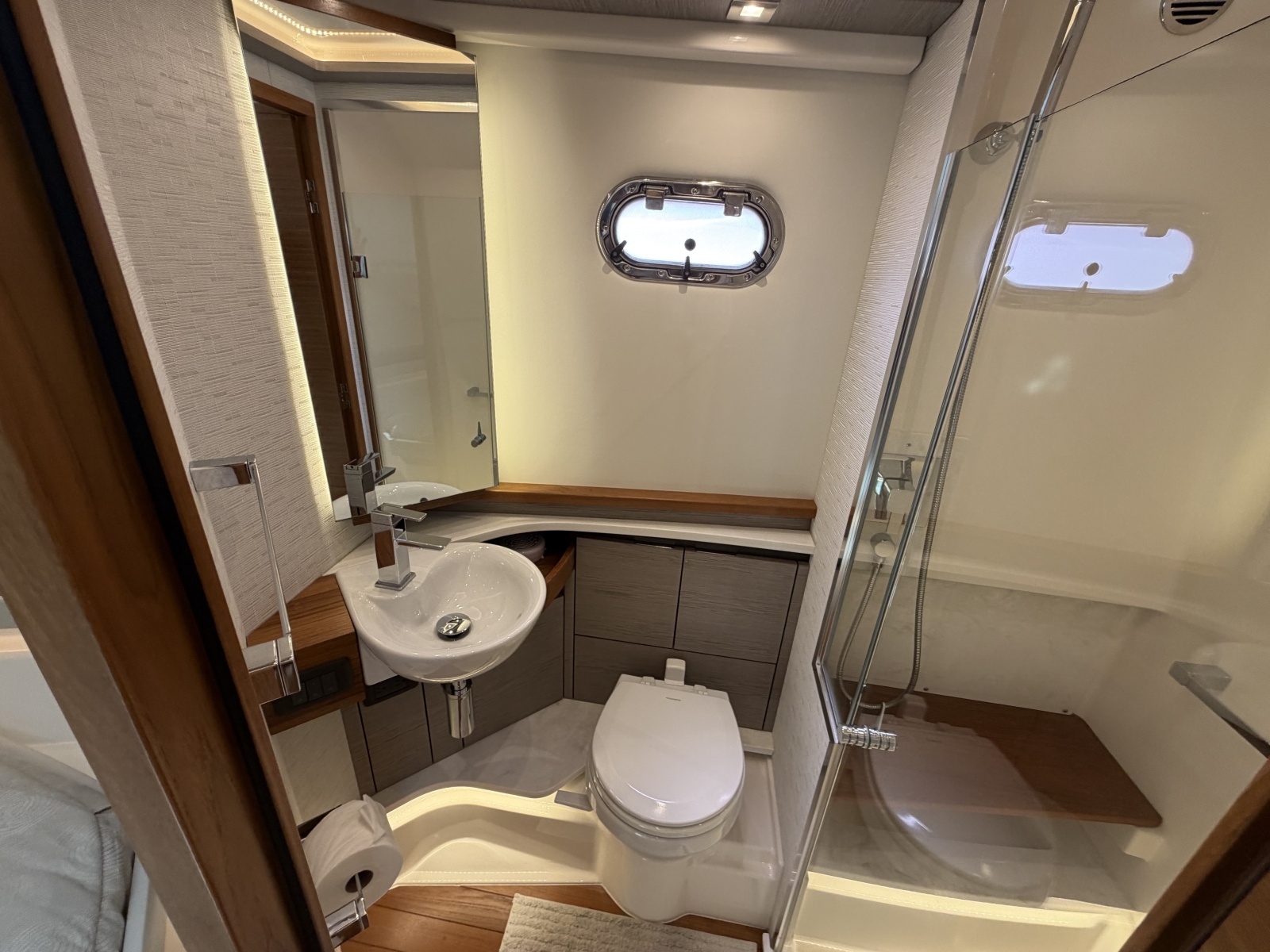2023 Tiara Yachts 48 LS