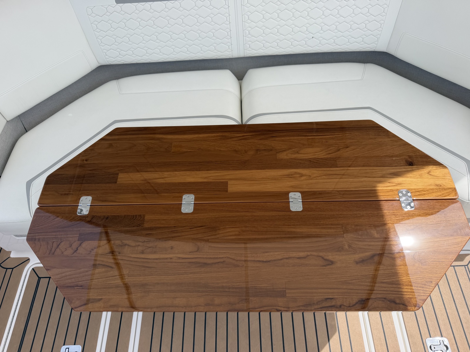 2023 Tiara Yachts 48 LS
