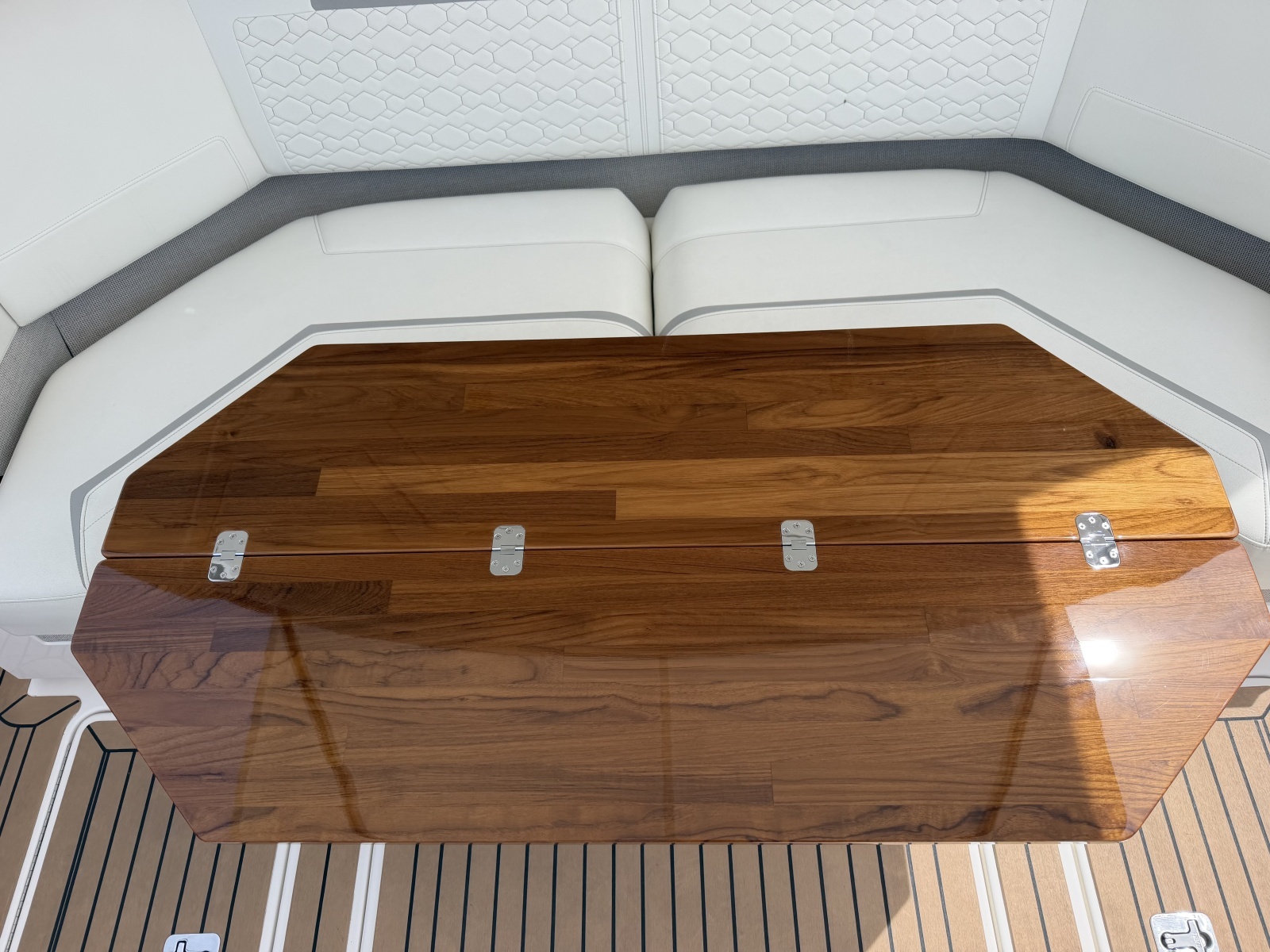 2023 Tiara Yachts 48 LS