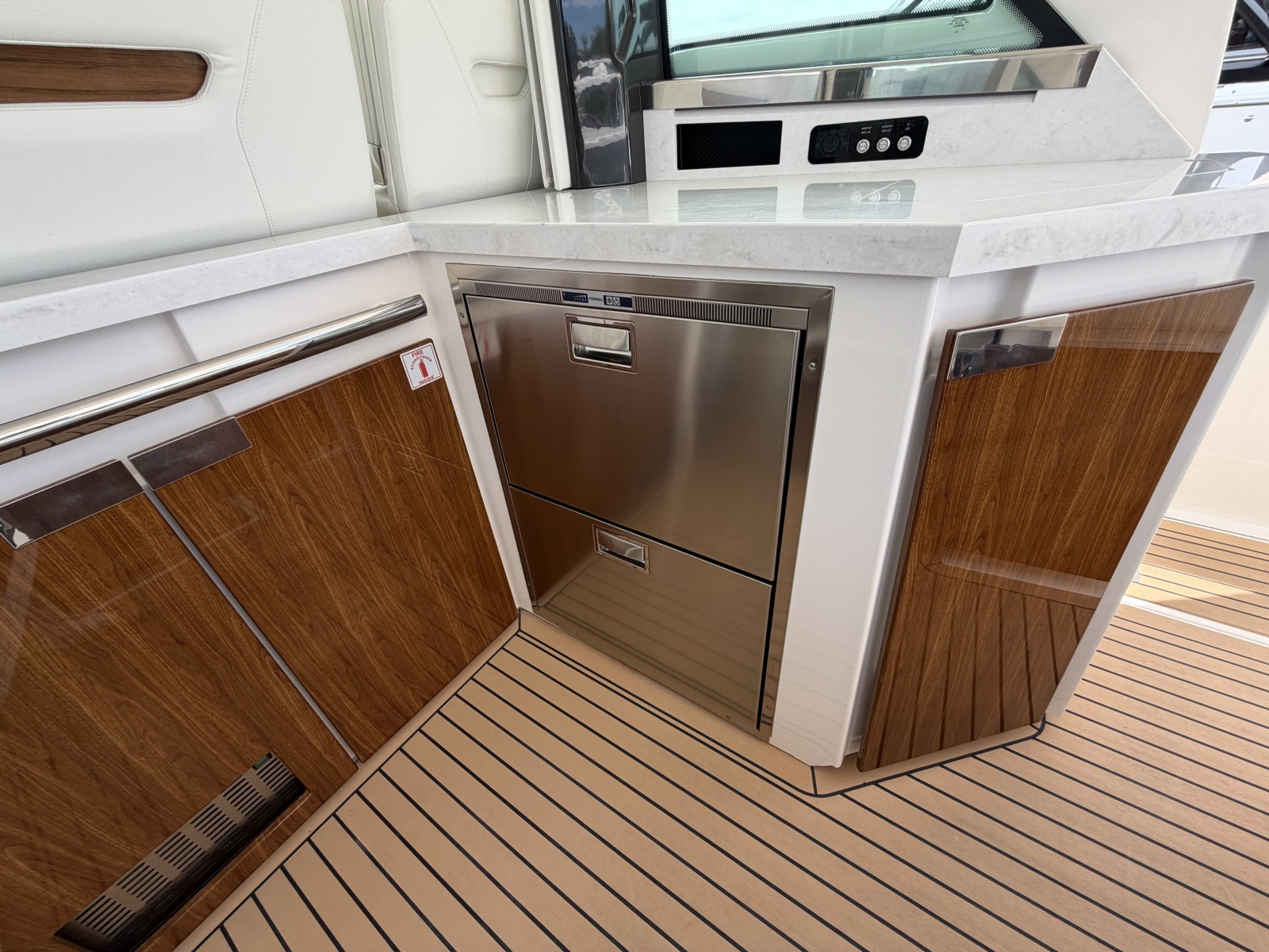 2023 Tiara Yachts 48 LS