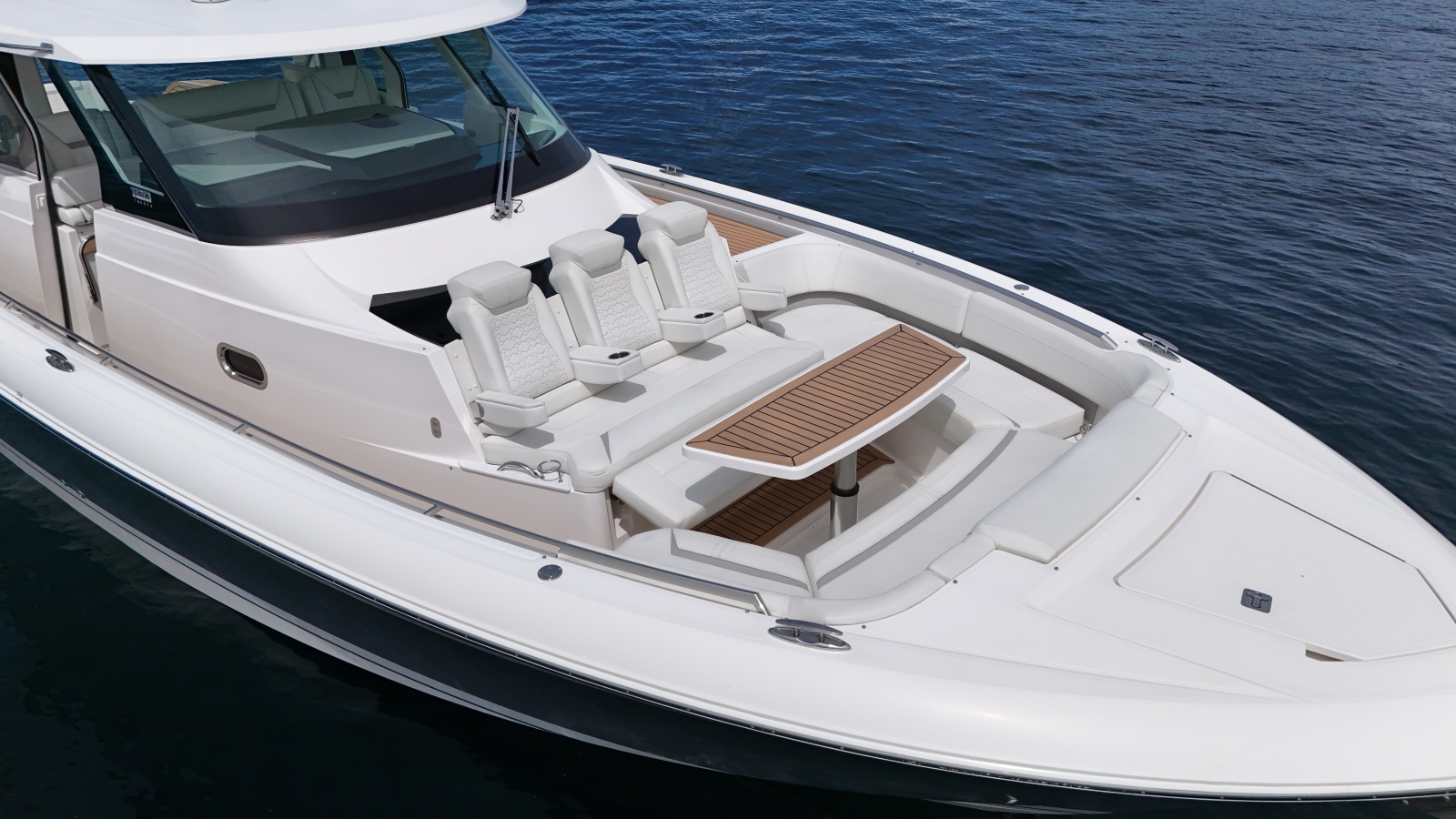 2023 Tiara Yachts 48 LS