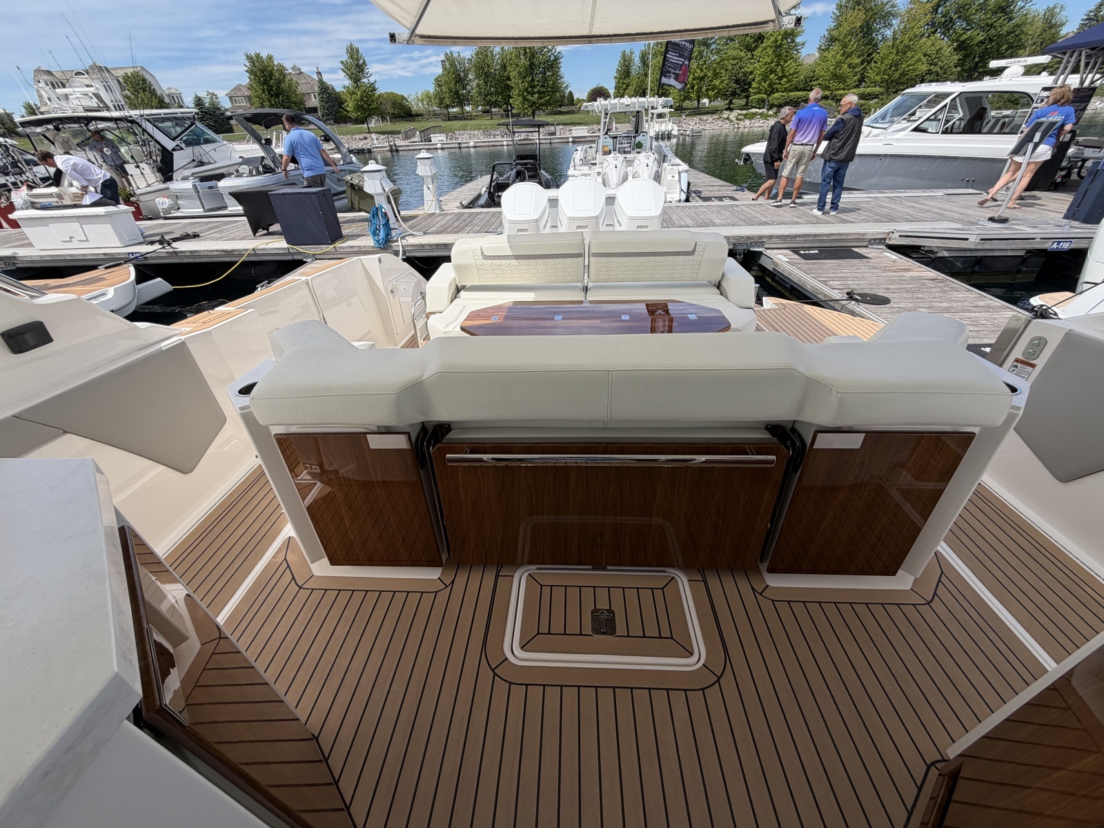 2023 Tiara Yachts 48 LS