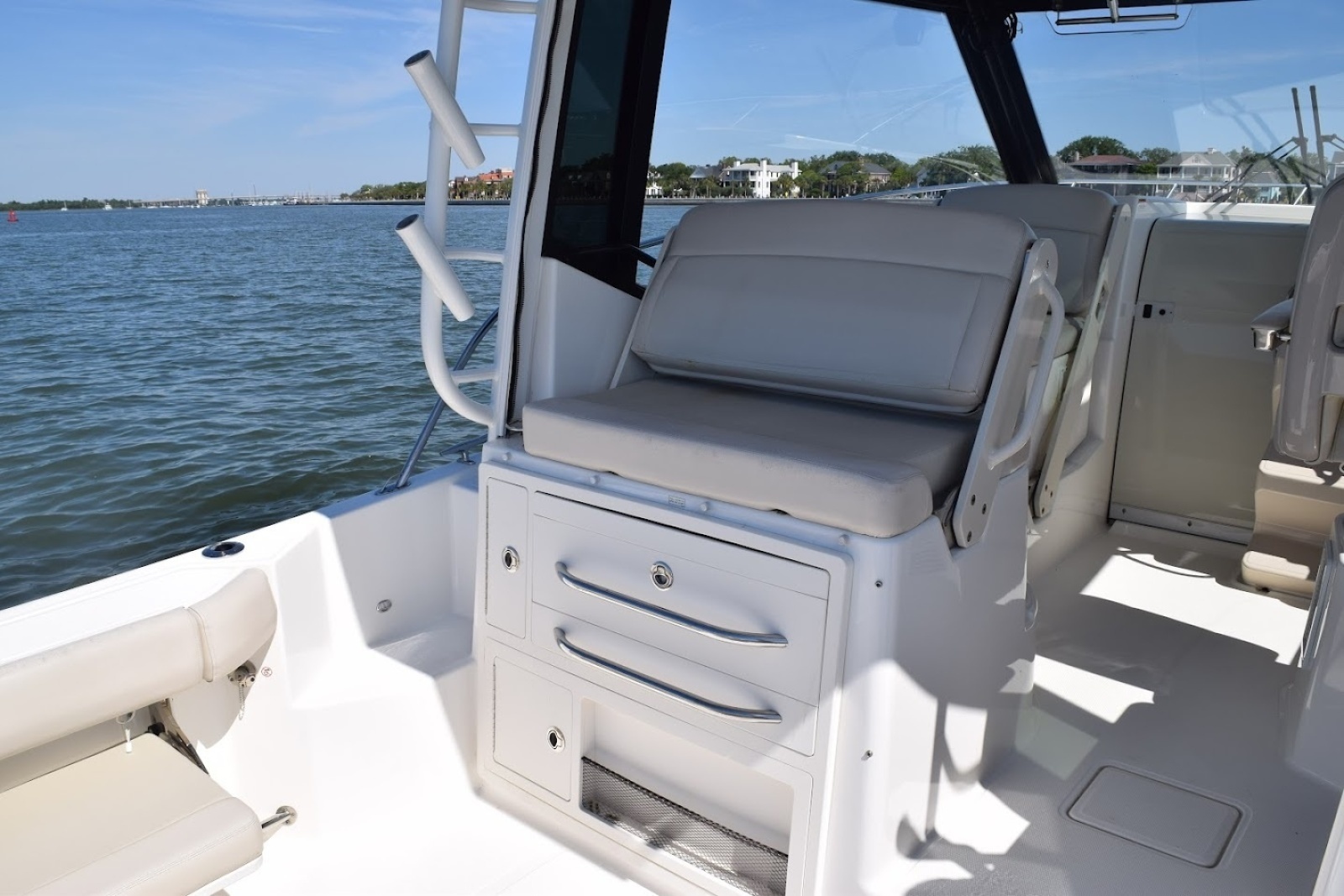 SIP N SEA 32ft Boston Whaler Yacht For Sale