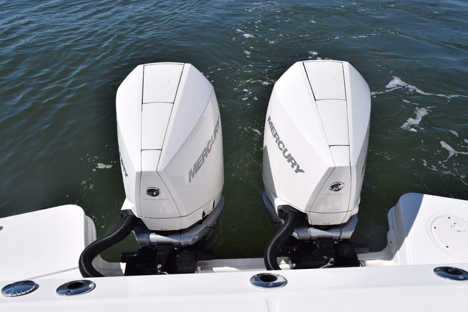 SIP N SEA 32ft Boston Whaler Yacht For Sale