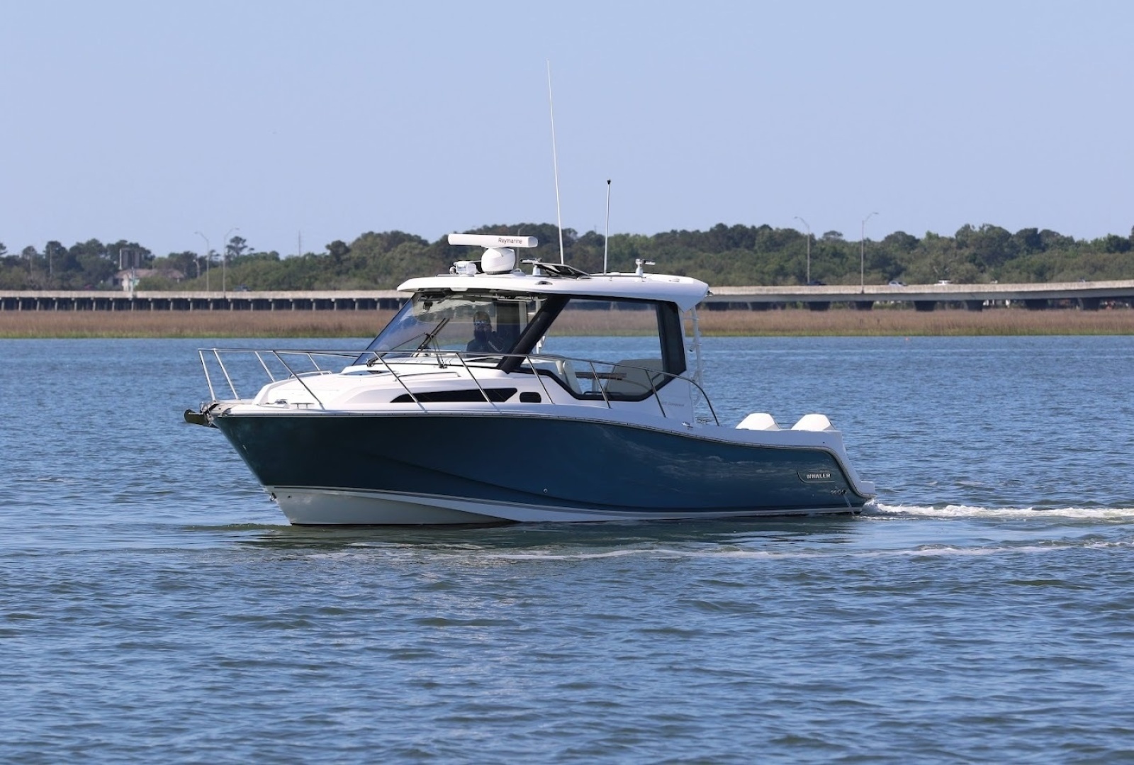 SIP N SEA 32ft Boston Whaler Yacht For Sale