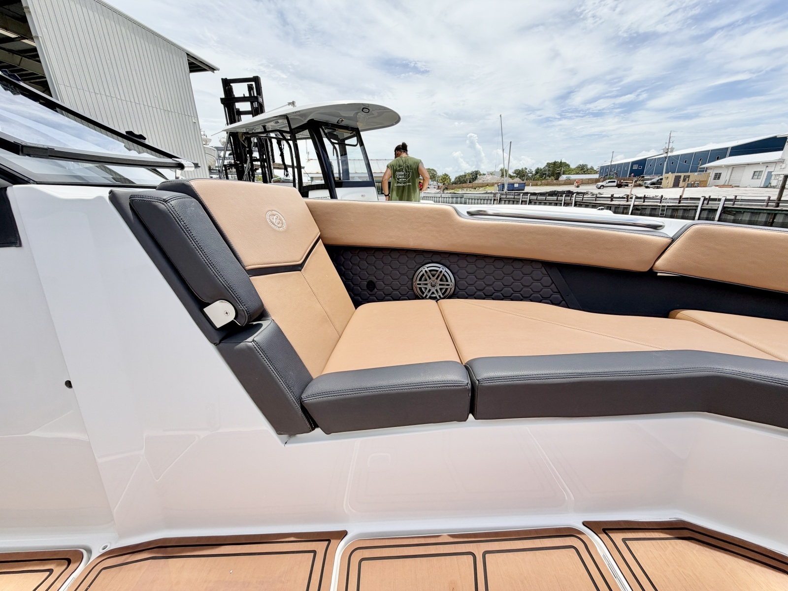 28ft Cobalt Yacht For Sale