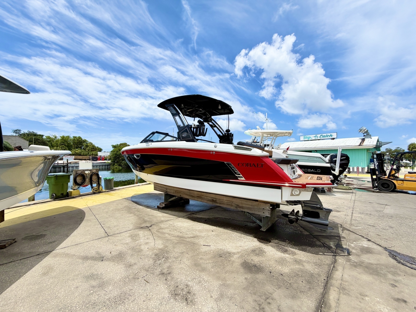 28ft Cobalt Yacht For Sale
