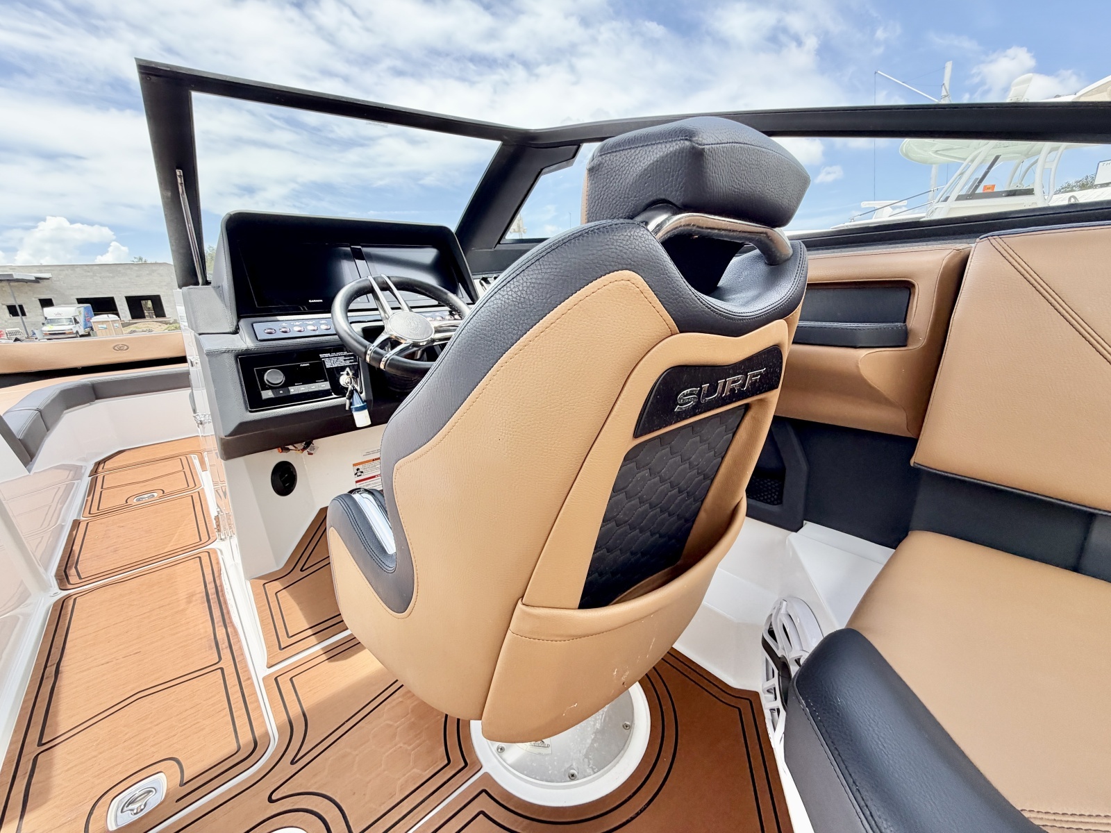 28ft Cobalt Yacht For Sale