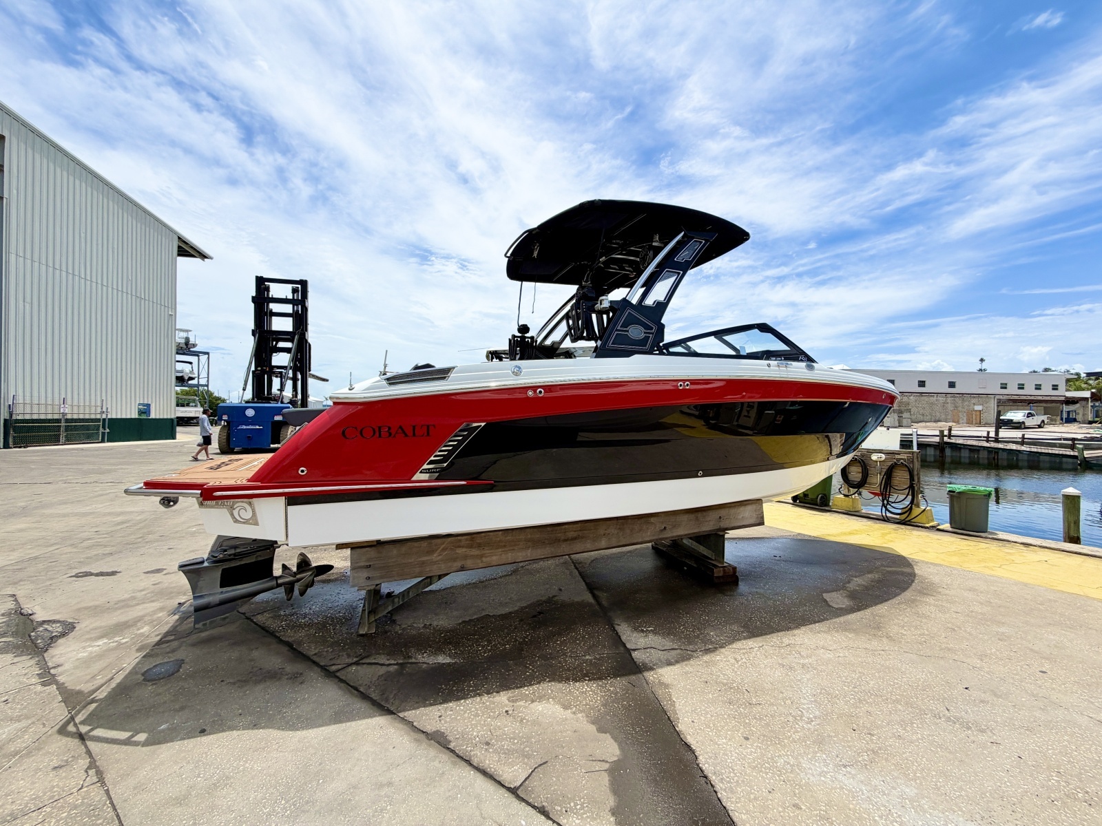 28ft Cobalt Yacht For Sale