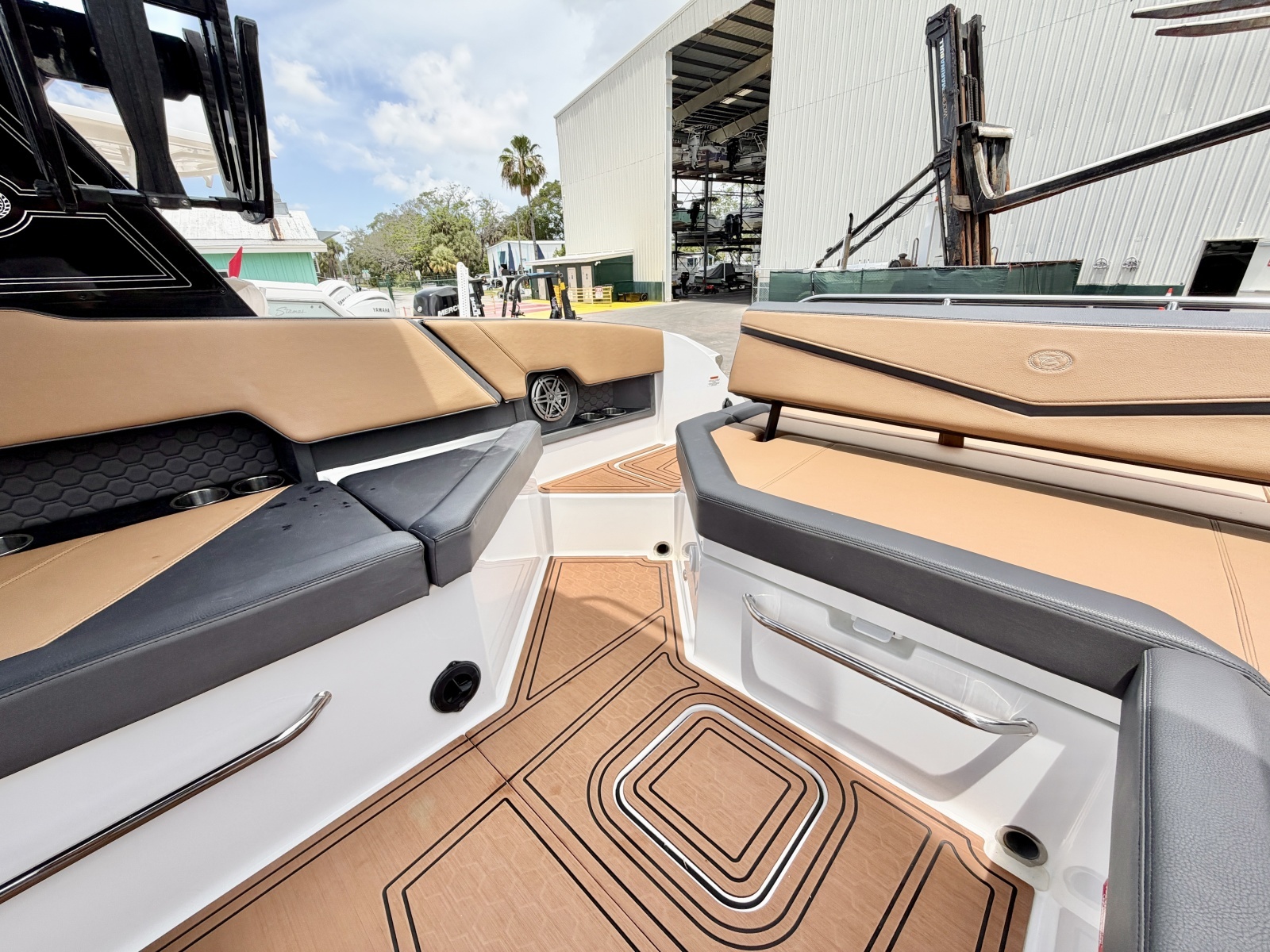 28ft Cobalt Yacht For Sale