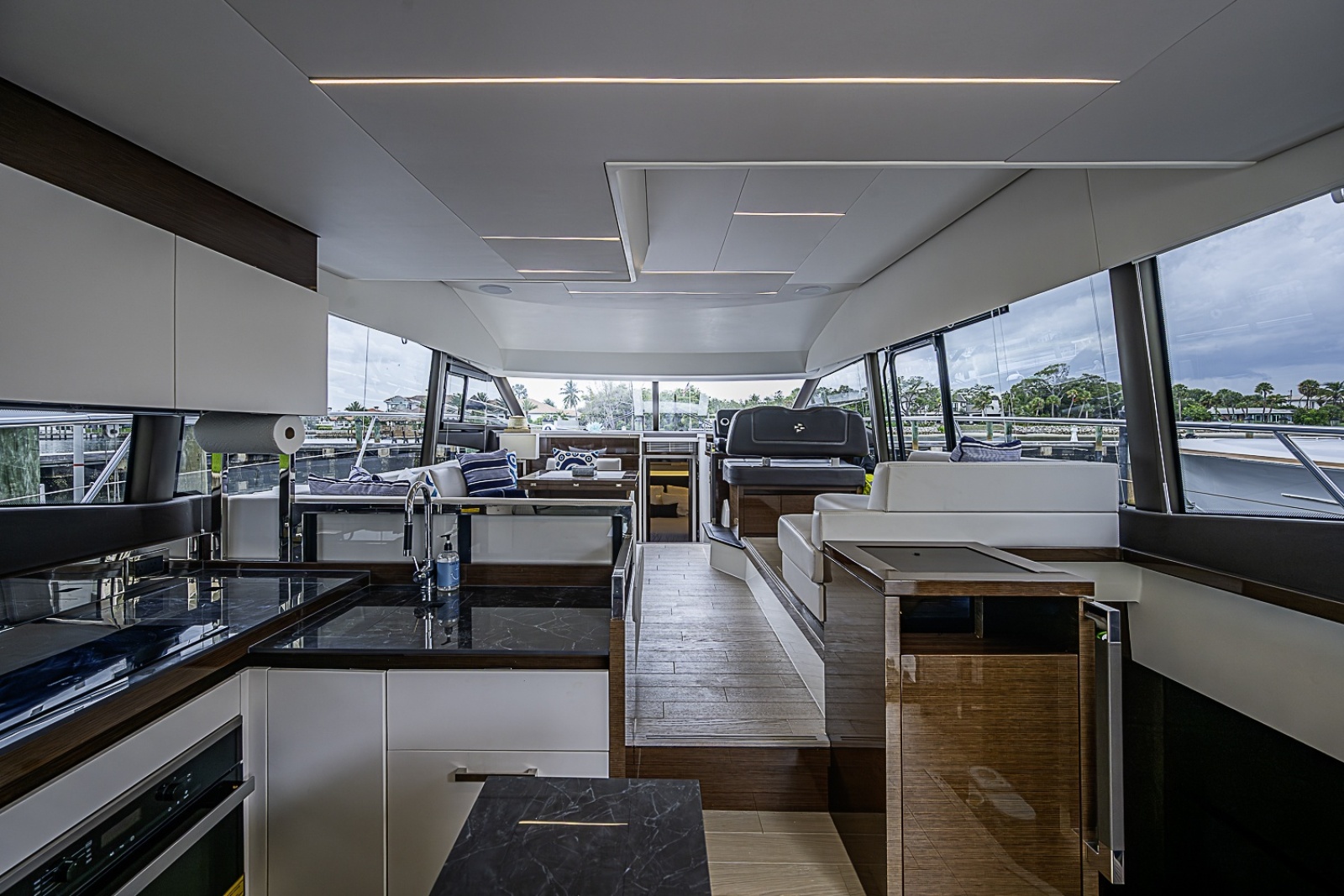 2021 Prestige 520
