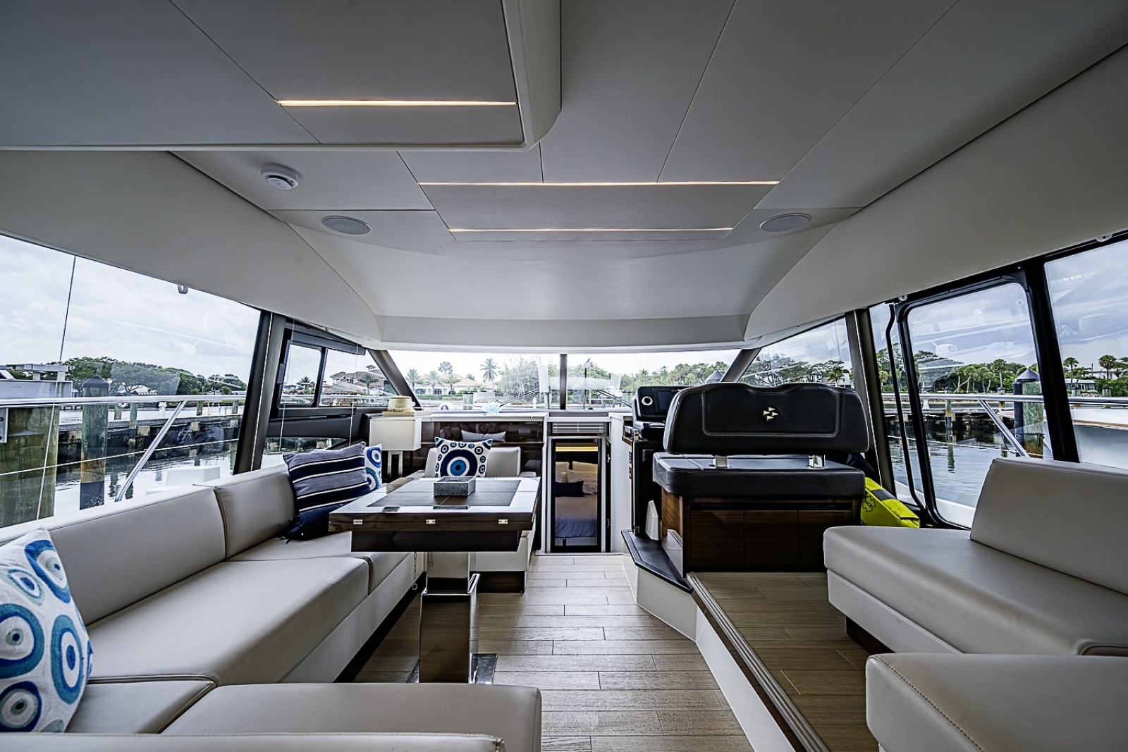 2021 Prestige 520