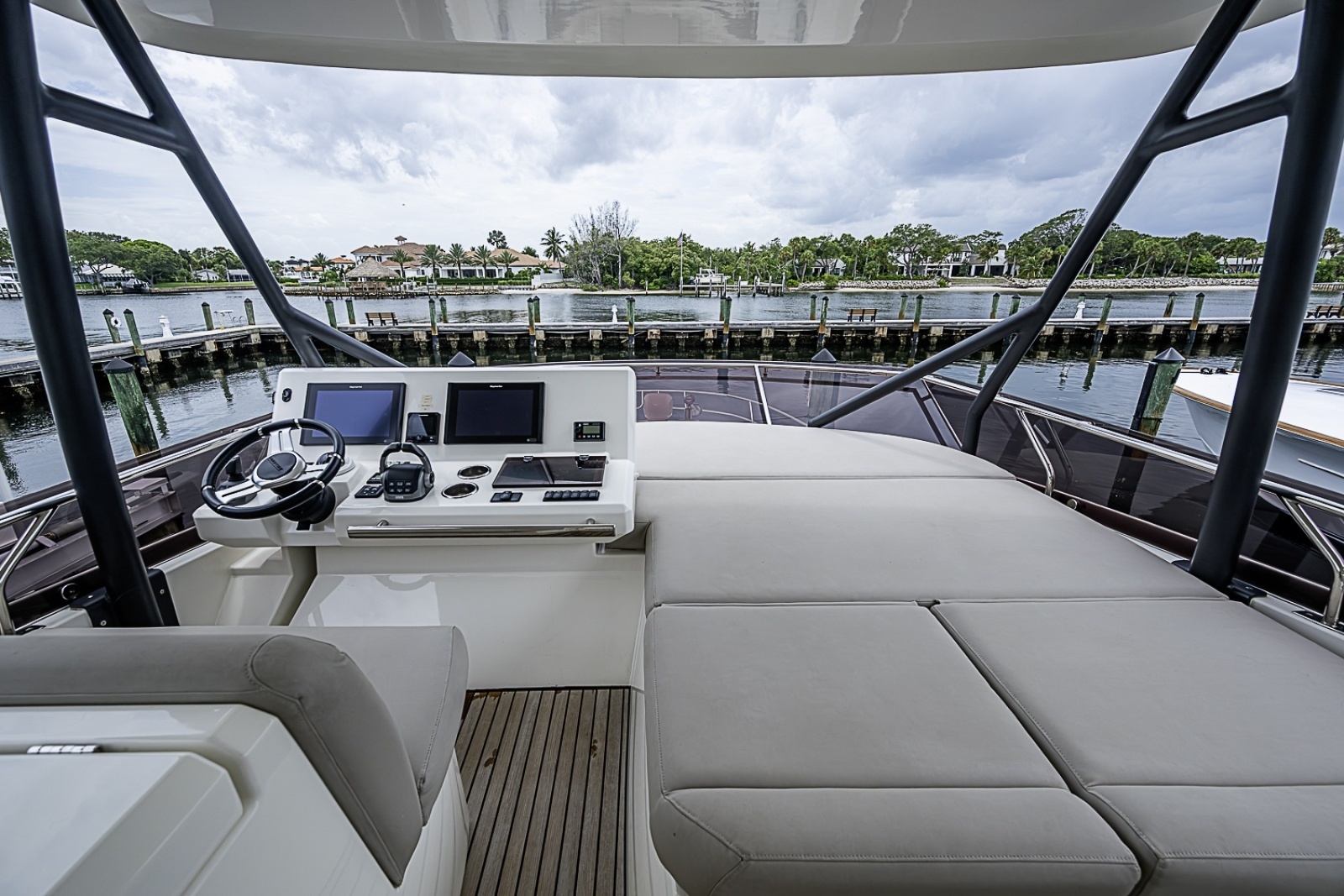 2021 Prestige 520