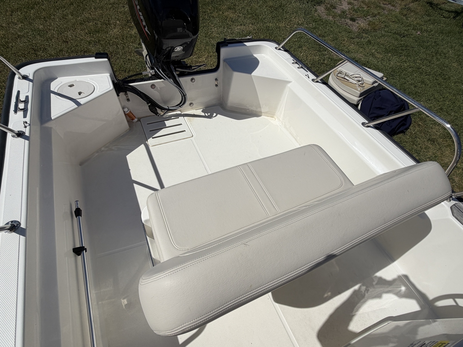15ft Boston Whaler Yacht For Sale