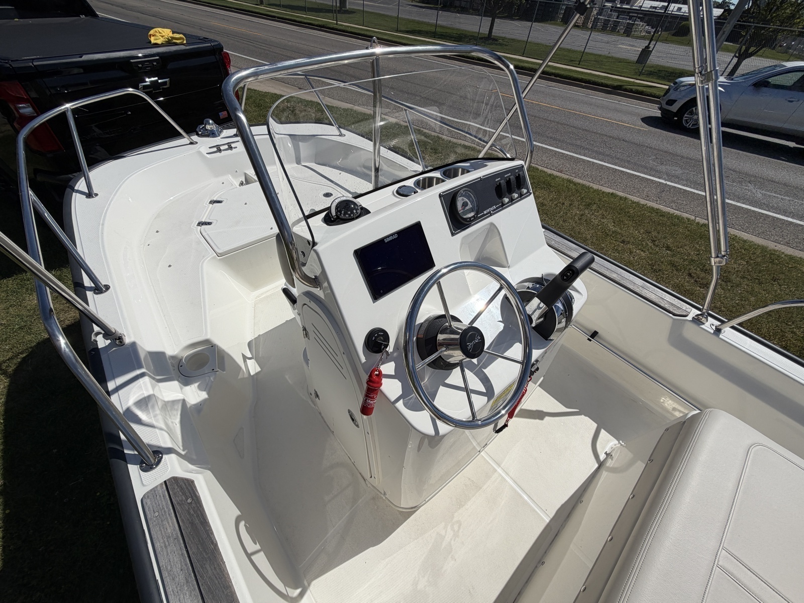 15ft Boston Whaler Yacht For Sale