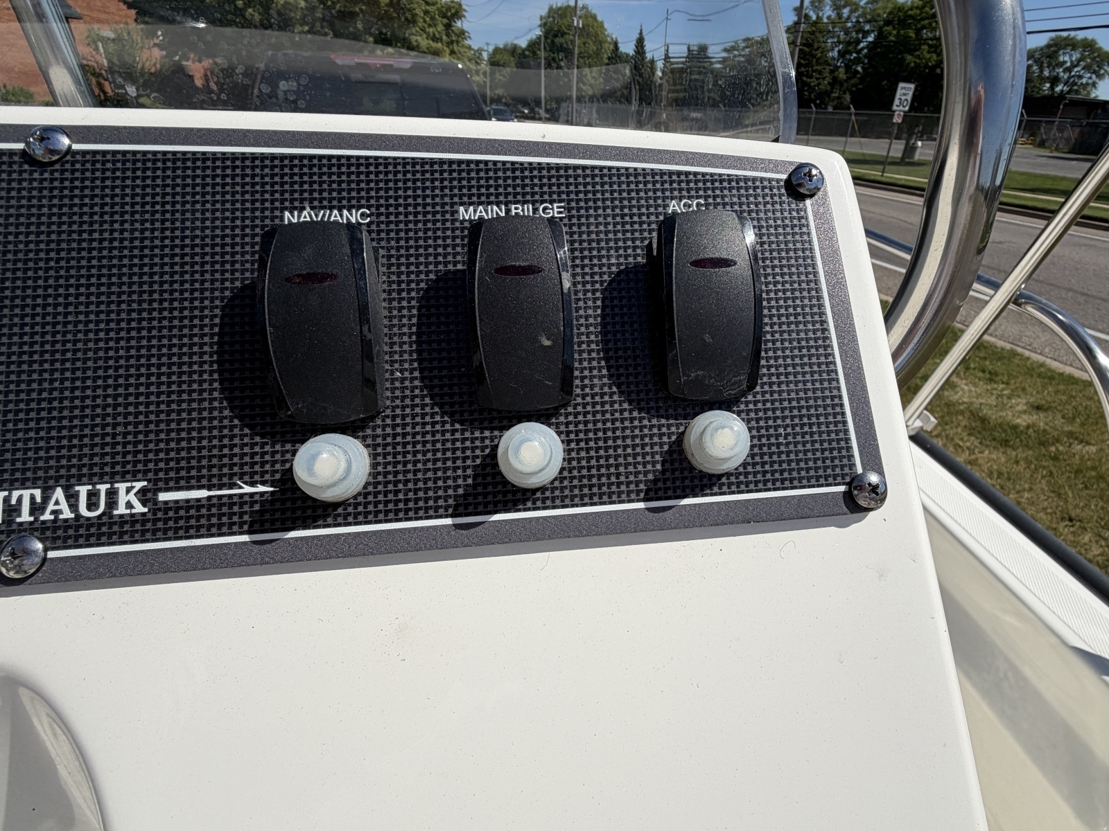 15ft Boston Whaler Yacht For Sale