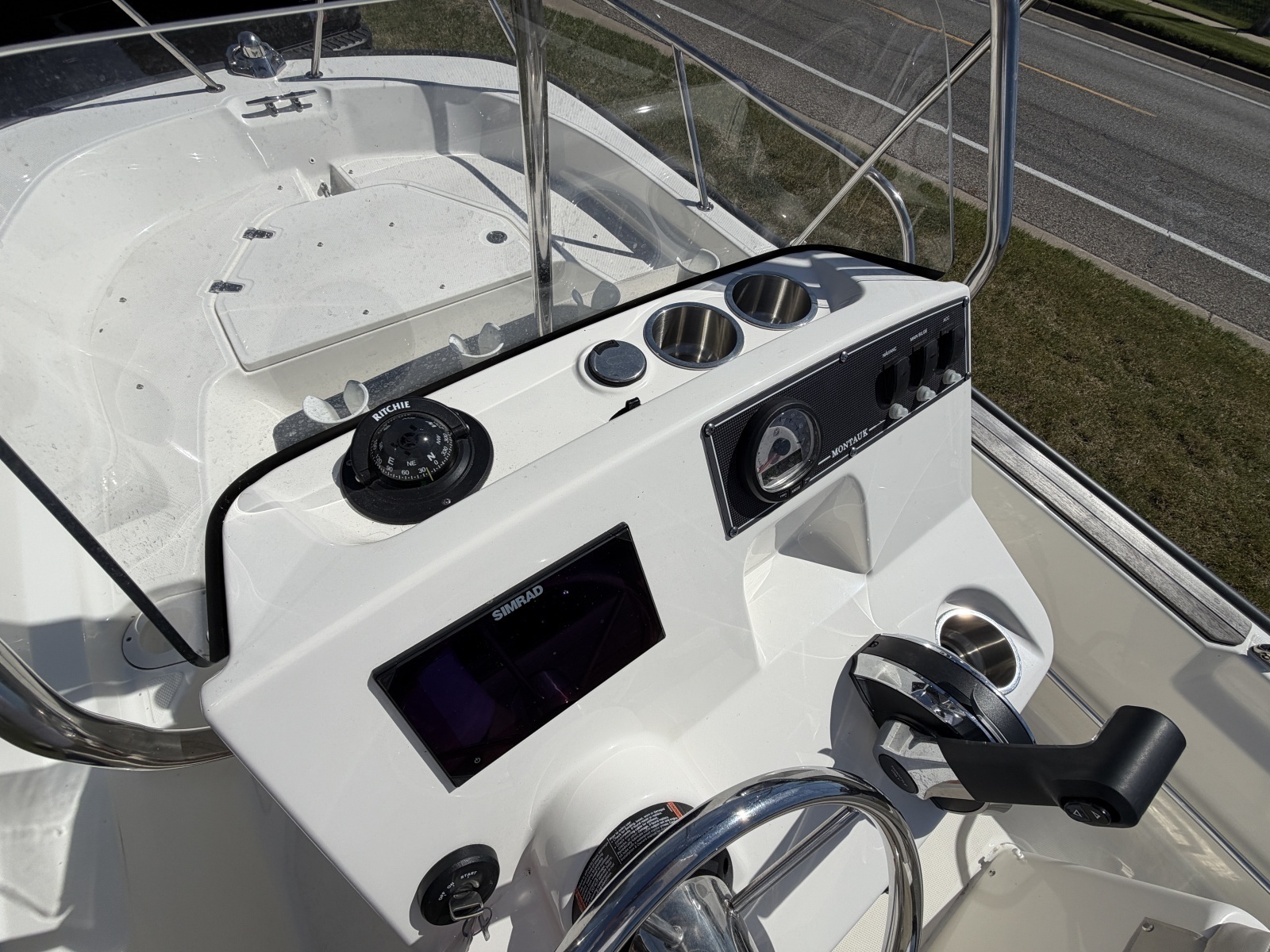 15ft Boston Whaler Yacht For Sale