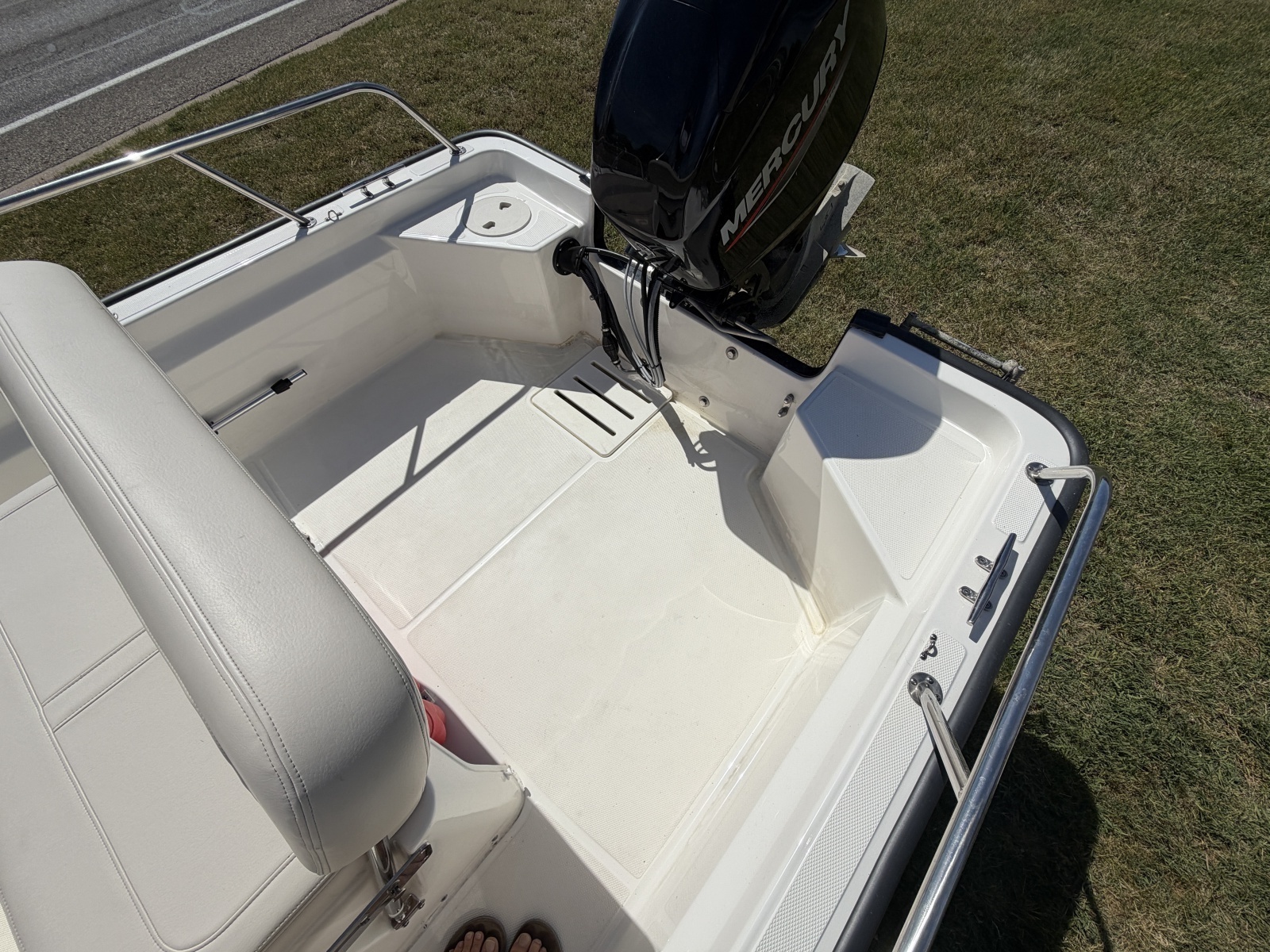 15ft Boston Whaler Yacht For Sale