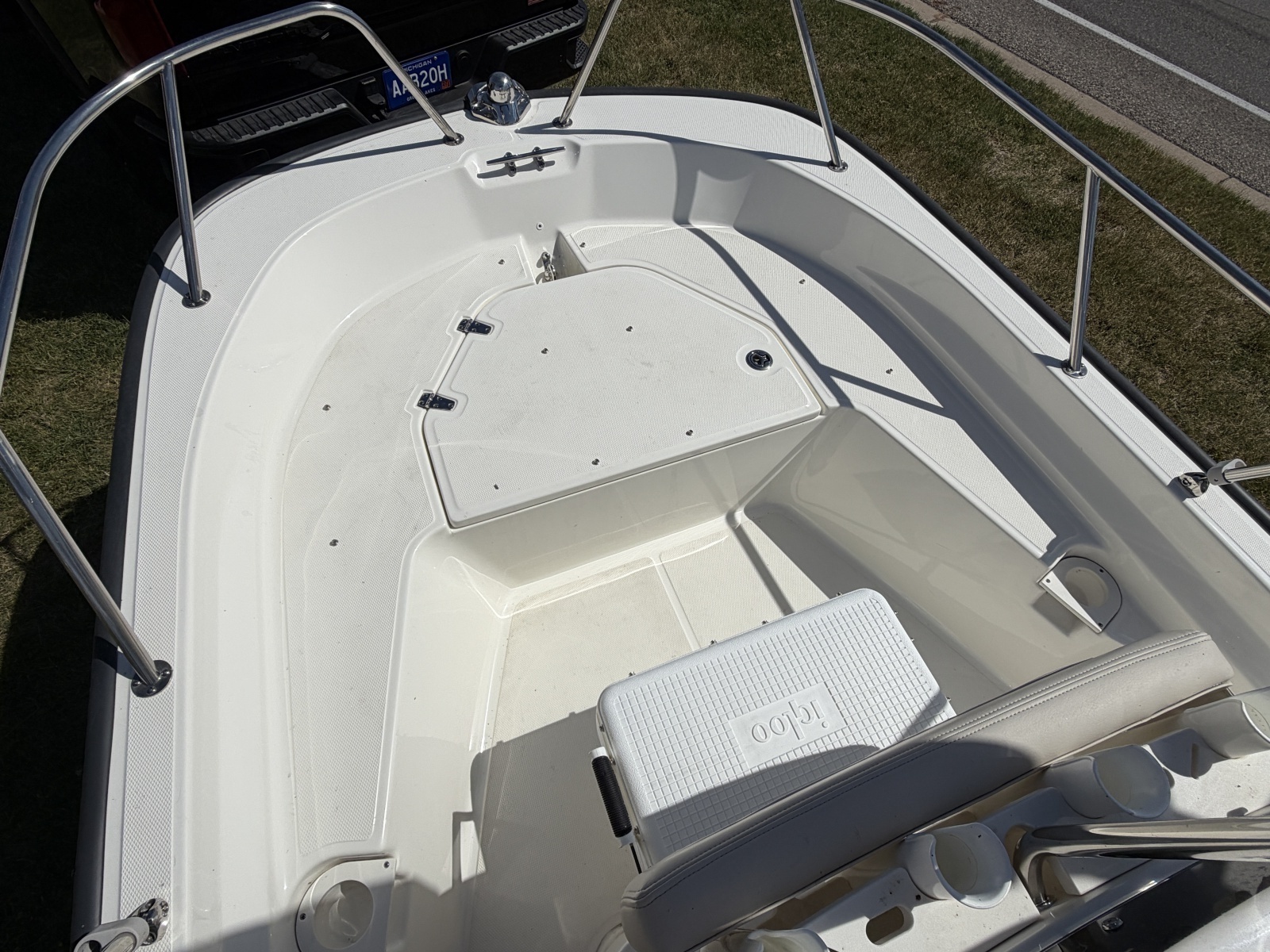 15ft Boston Whaler Yacht For Sale
