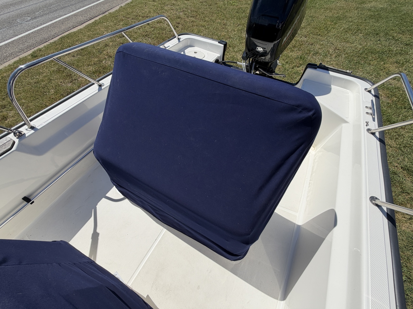 15ft Boston Whaler Yacht For Sale