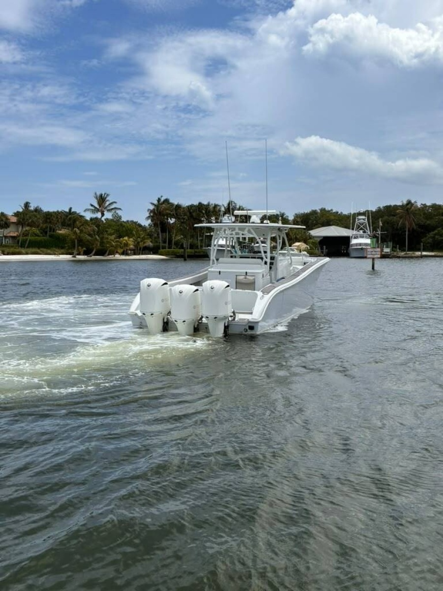 2014 Yellowfin 42 Offshore