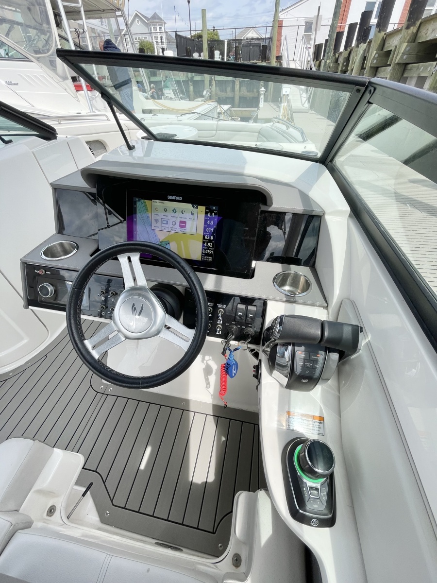 29ft Sea Ray Yacht For Sale