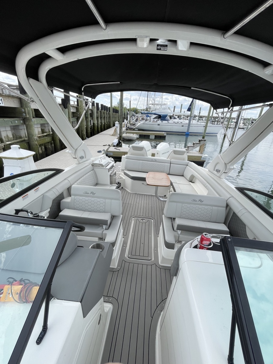 29ft Sea Ray Yacht For Sale