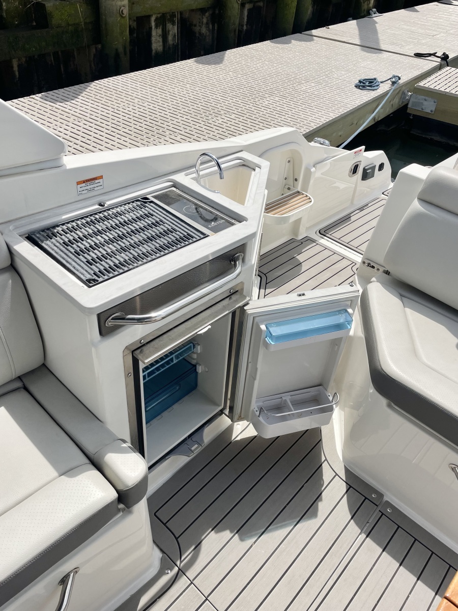 29ft Sea Ray Yacht For Sale