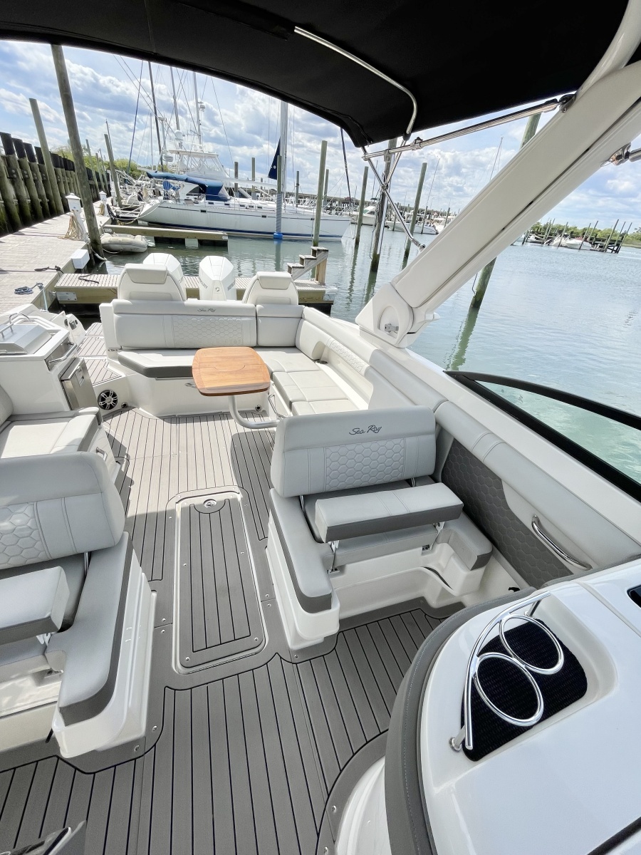 29ft Sea Ray Yacht For Sale