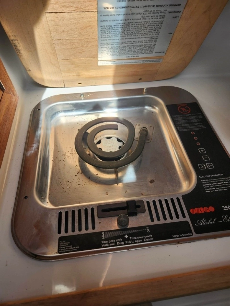 2001 Contender 35 Side Console