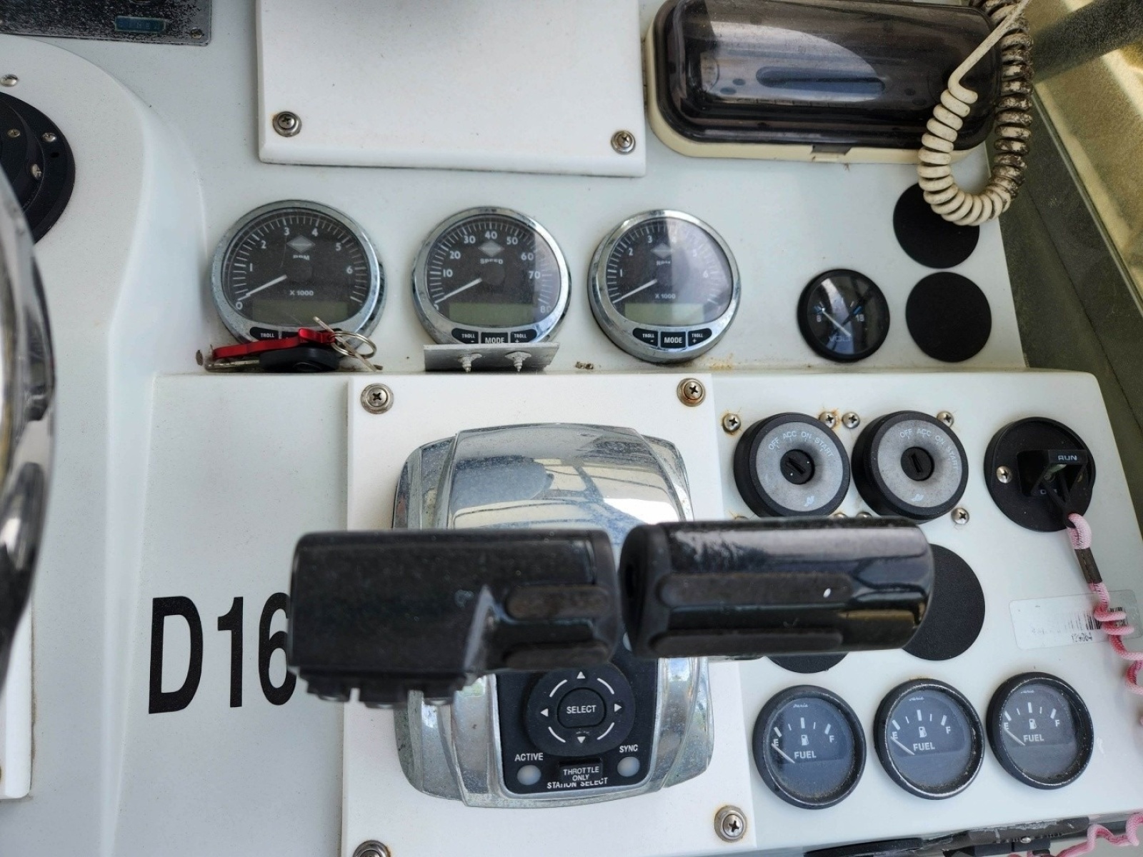 2001 Contender 35 Side Console