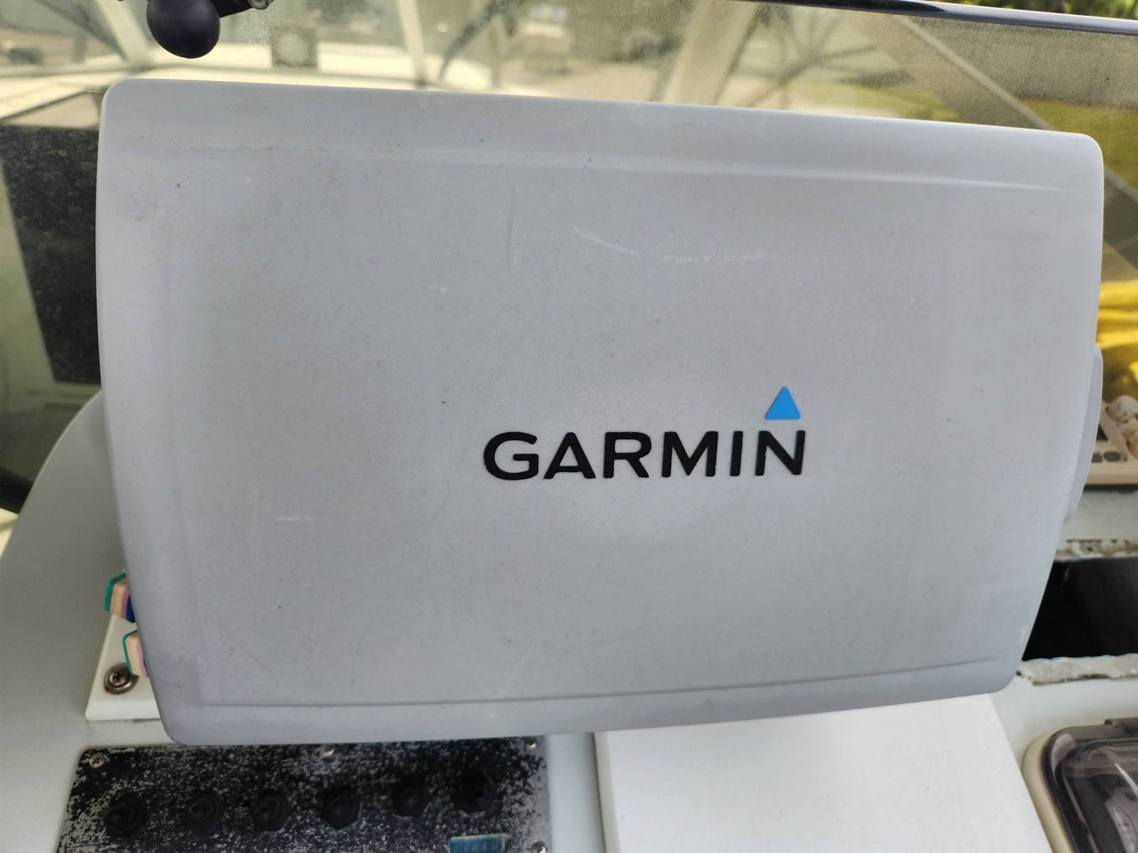 2001 Contender 35 Side Console