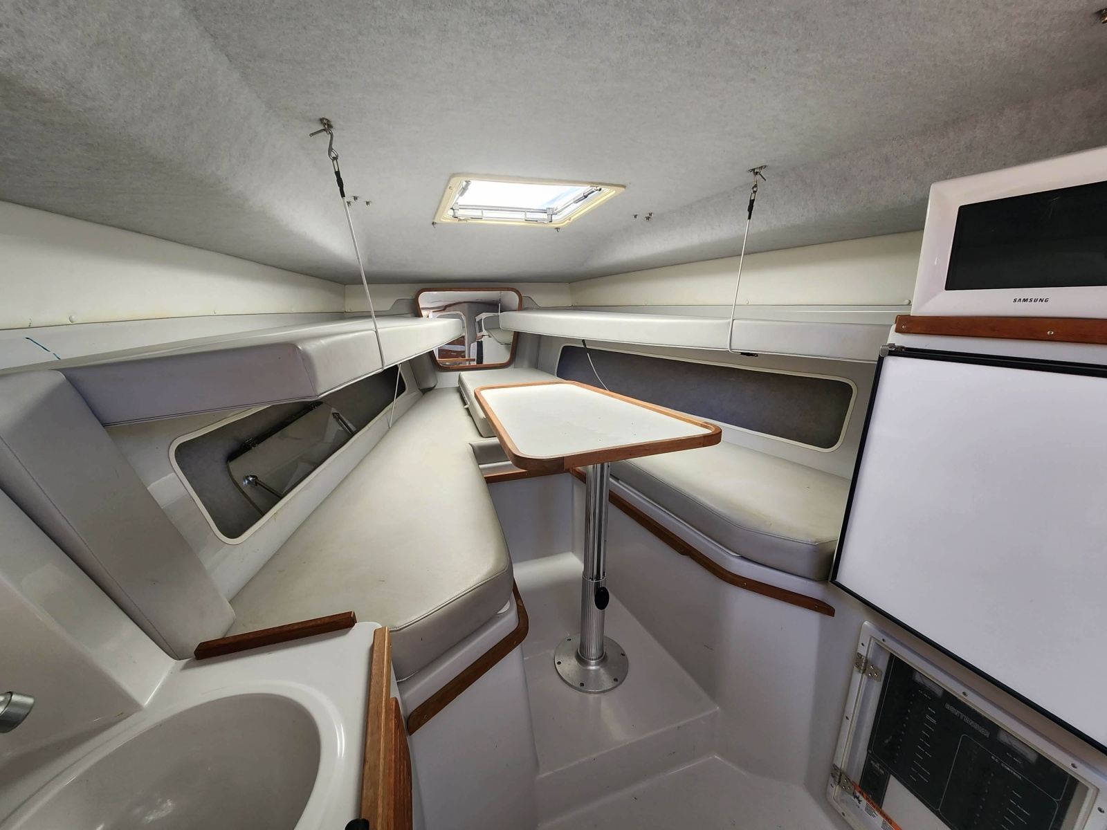 2001 Contender 35 Side Console