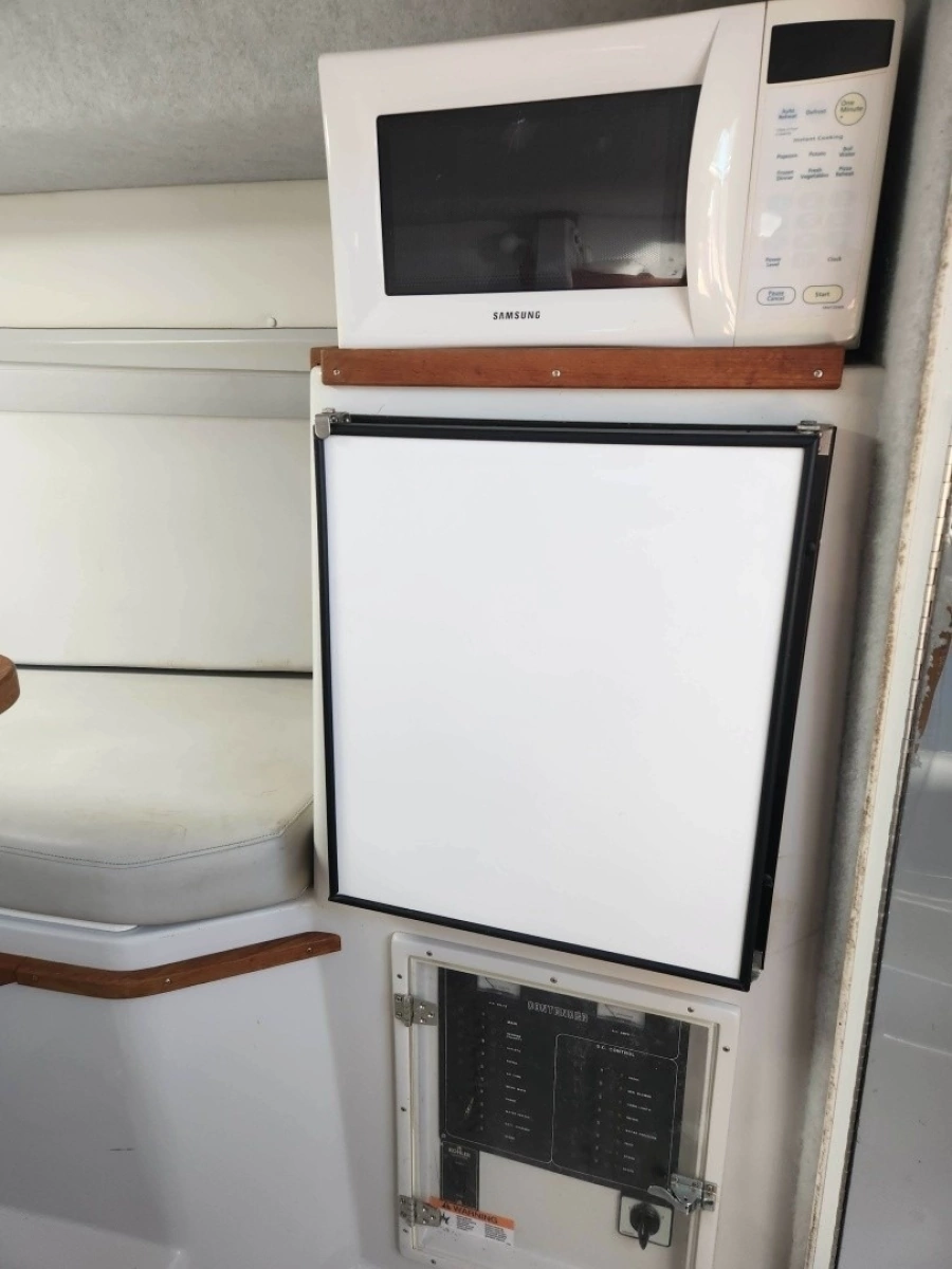 2001 Contender 35 Side Console