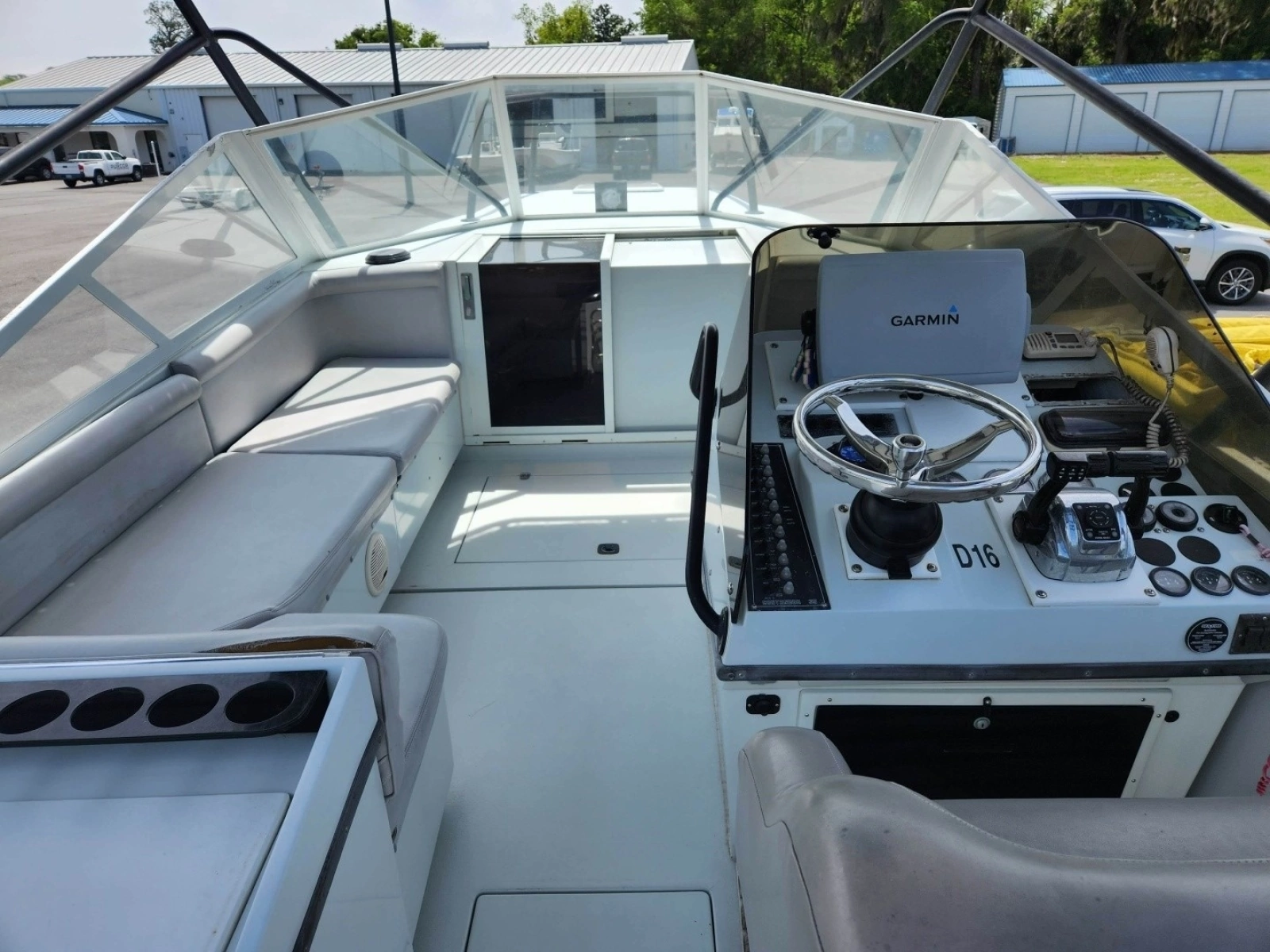 2001 Contender 35 Side Console