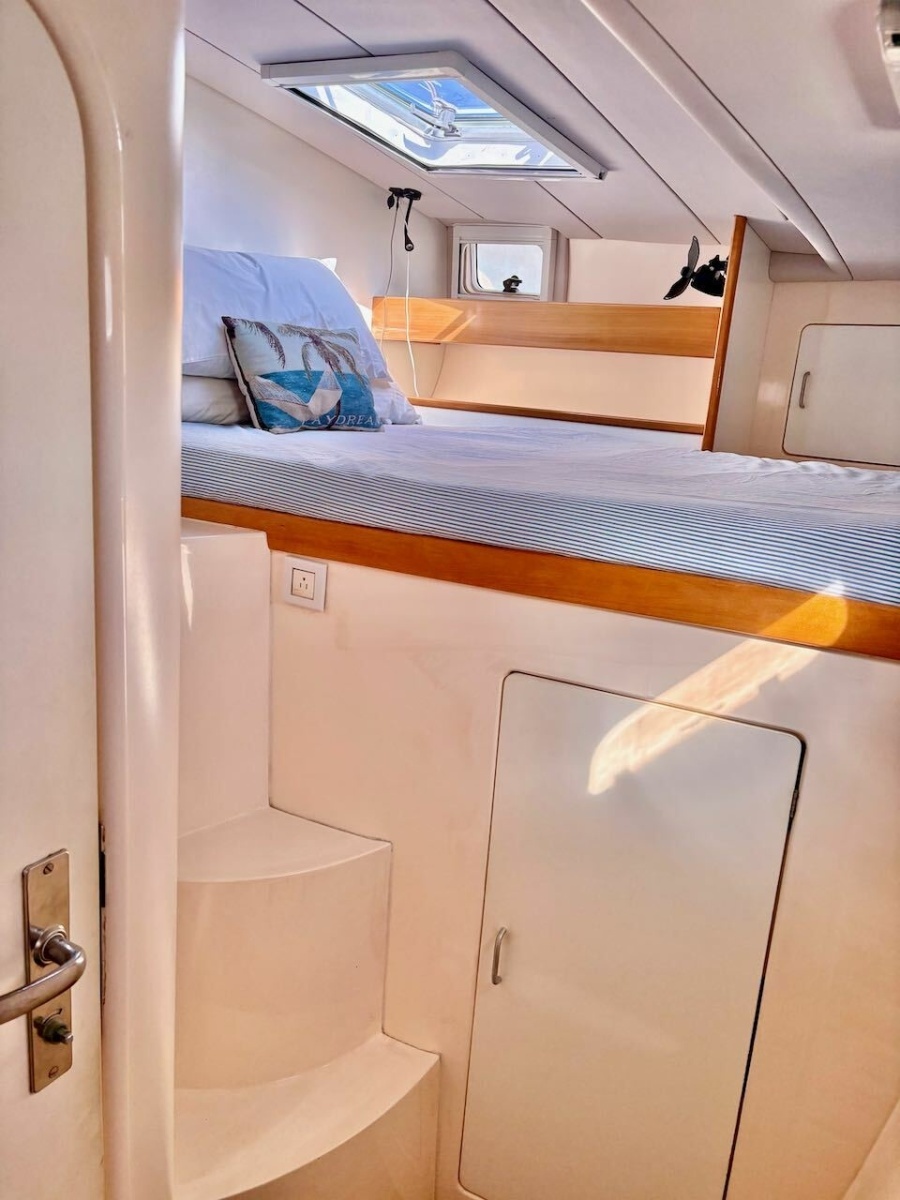 Mysterium 2 38ft Leopard Yacht For Sale