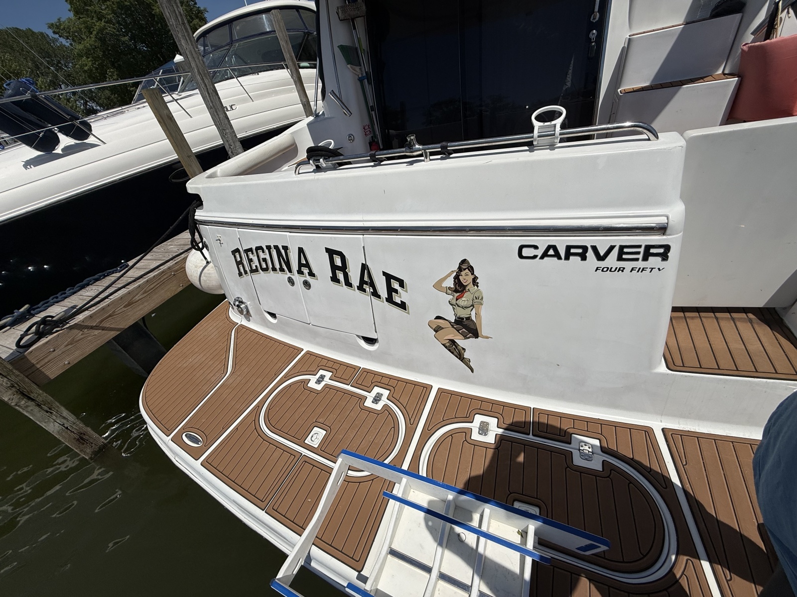 1999 Carver 450 Voyager