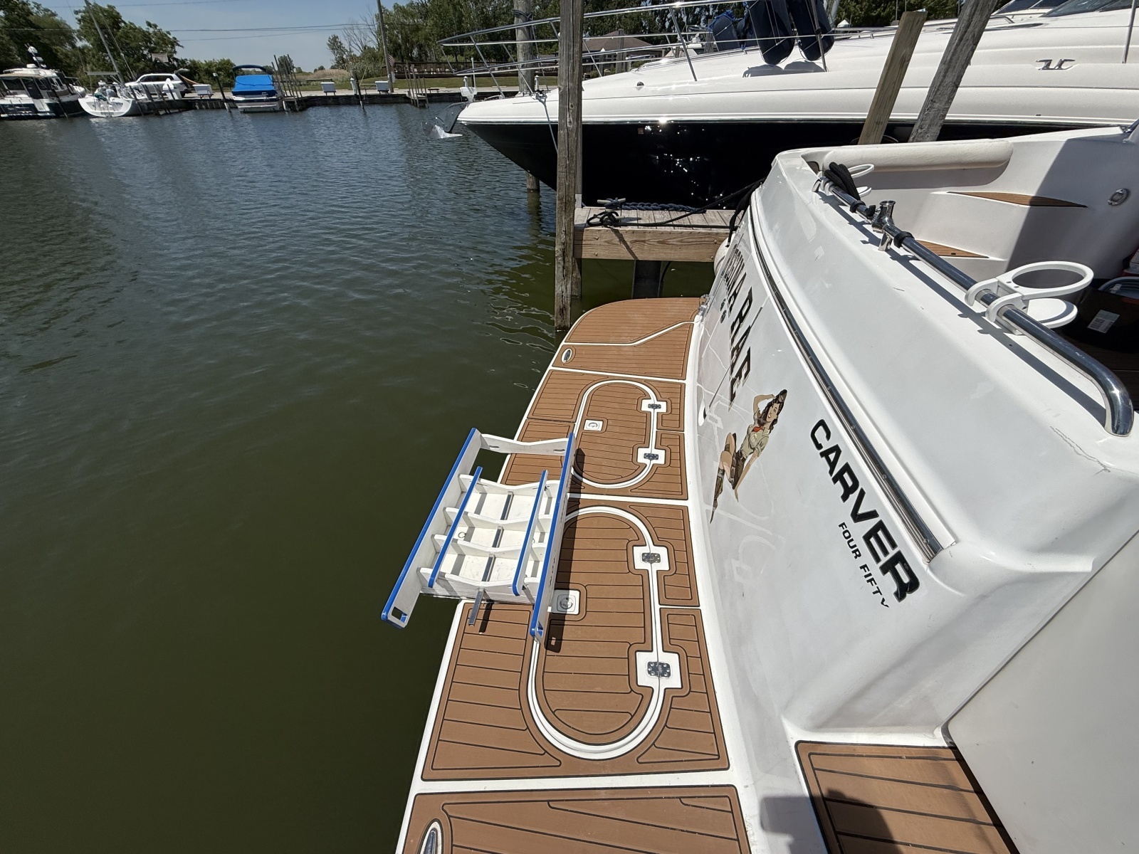 1999 Carver 450 Voyager