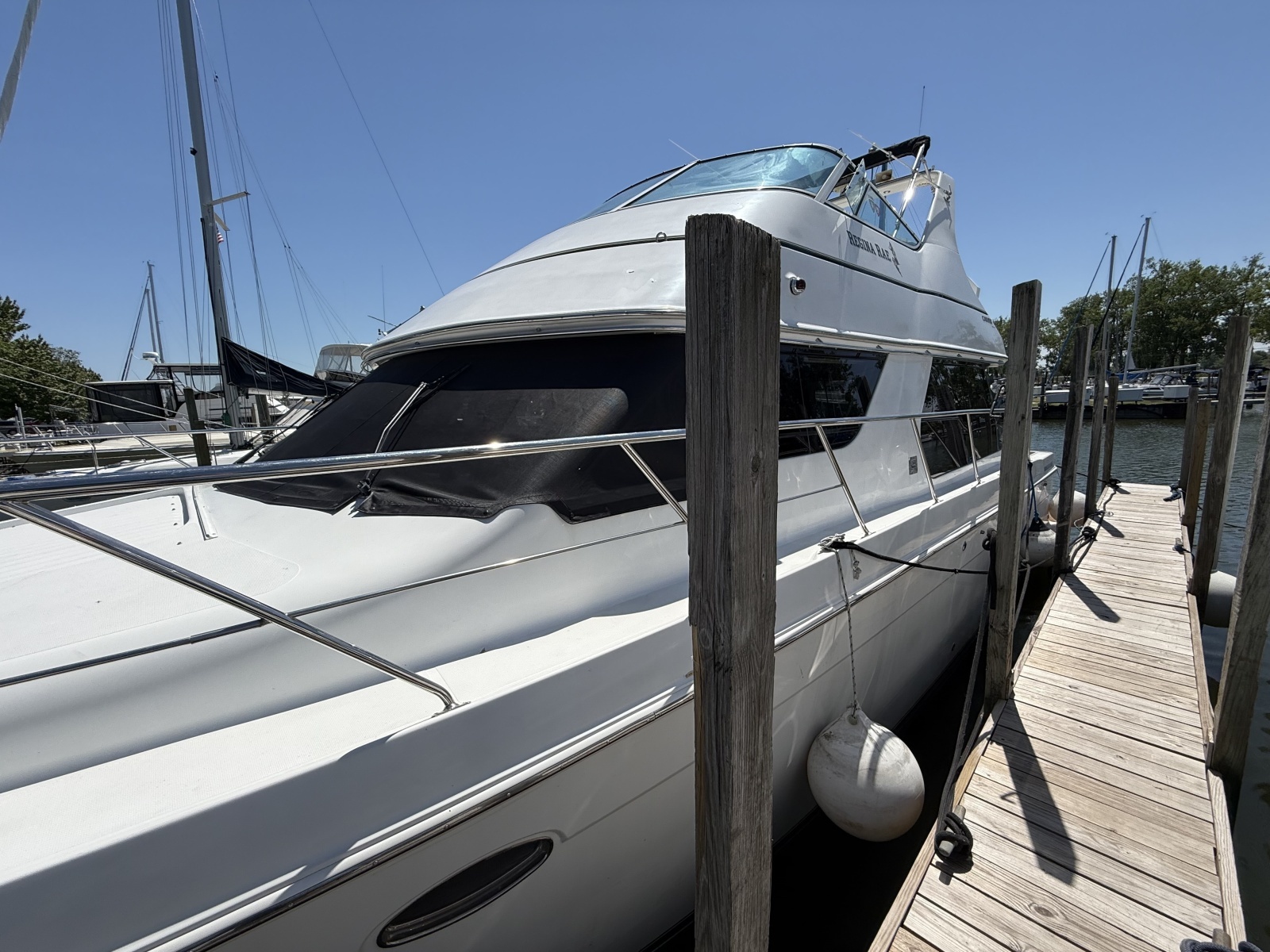 1999 Carver 450 Voyager