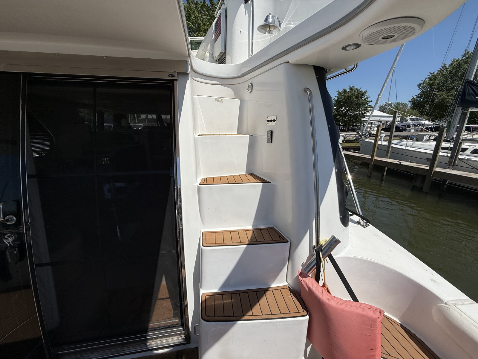 1999 Carver 450 Voyager