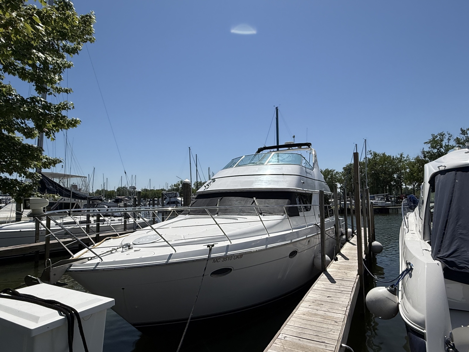 1999 Carver 450 Voyager