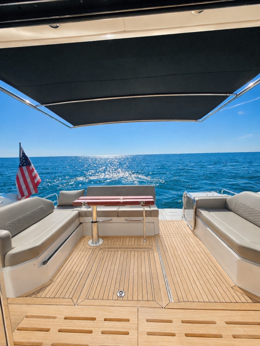 2019 Sea Ray 520 Sundancer photo 21