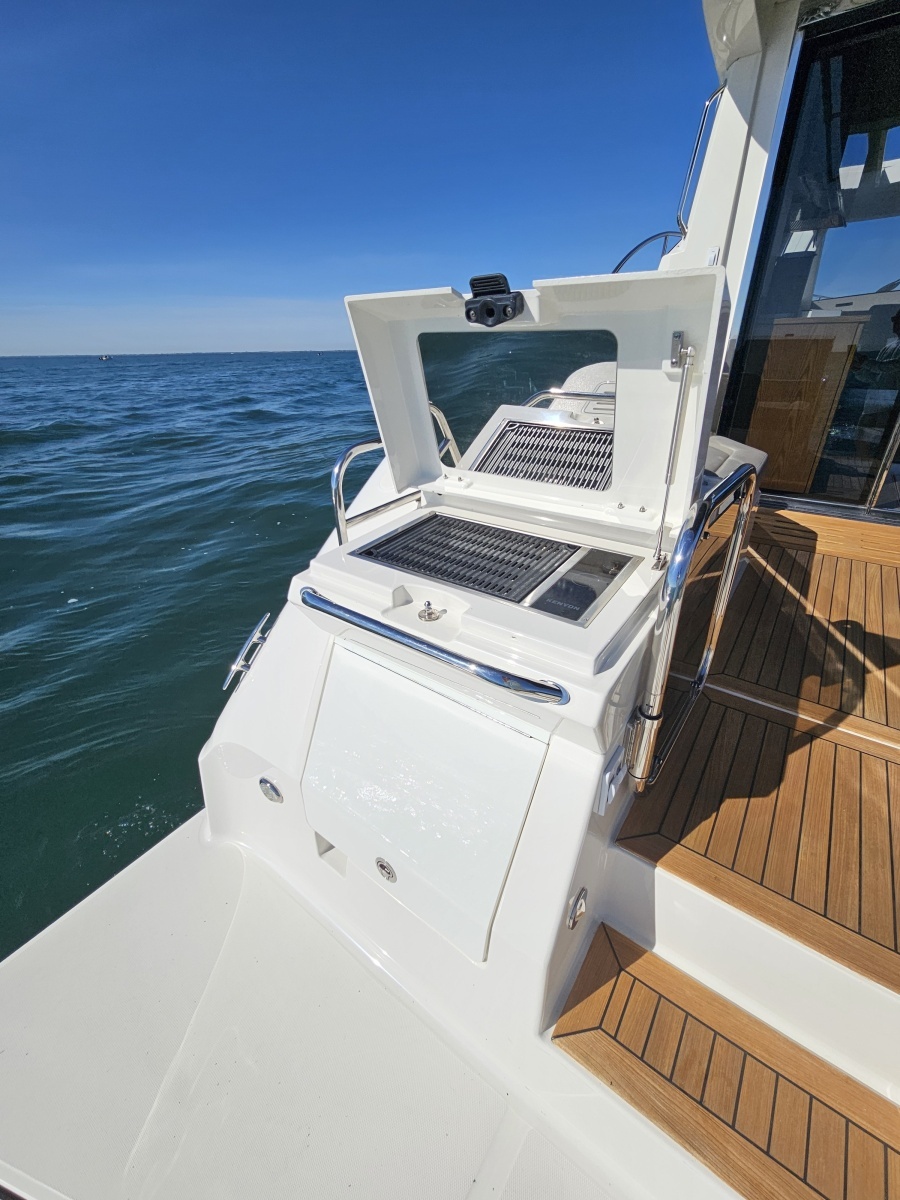 2019 Sea Ray 520 Sundancer photo 15